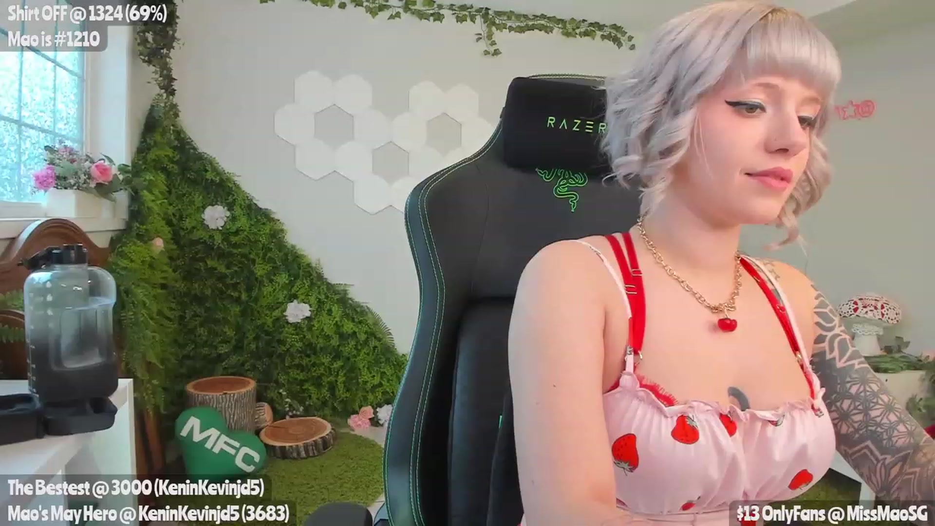 Gallery image thumbnail from MissMaoSG's myfreecams stream on, 05/06/2023, 24:55 image 20 of 20