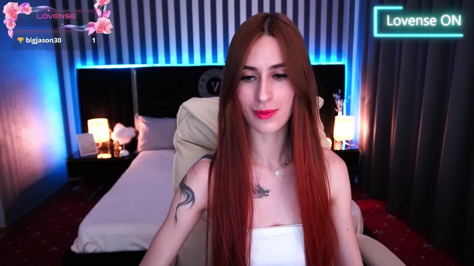 Gallery image thumbnail from MissMartini_'s myfreecams stream on, 06/18/2025, 11:51 image 15 of 20