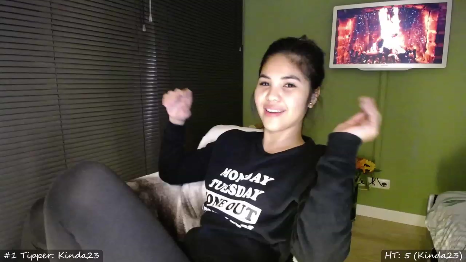 Gallery image thumbnail from MissMasie's myfreecams stream on, 03/12/2023, 21:53 image 3 of 20