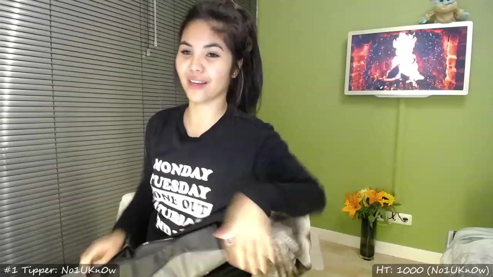 Gallery image thumbnail from MissMasie's myfreecams stream on, 03/12/2023, 21:53 image 9 of 20