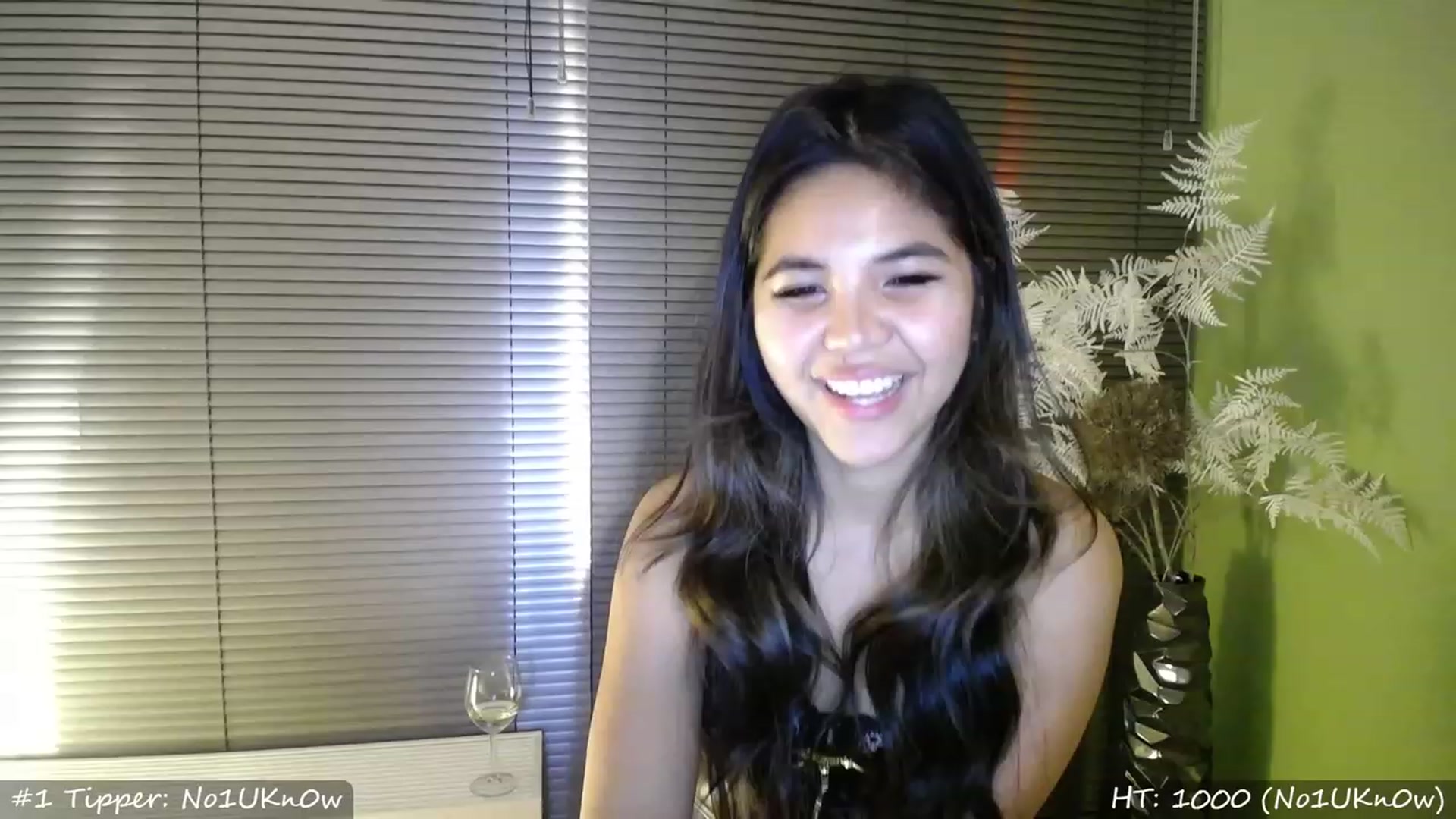 Gallery image thumbnail from MissMasie's myfreecams stream on, 04/01/2023, 23:37 image 5 of 20