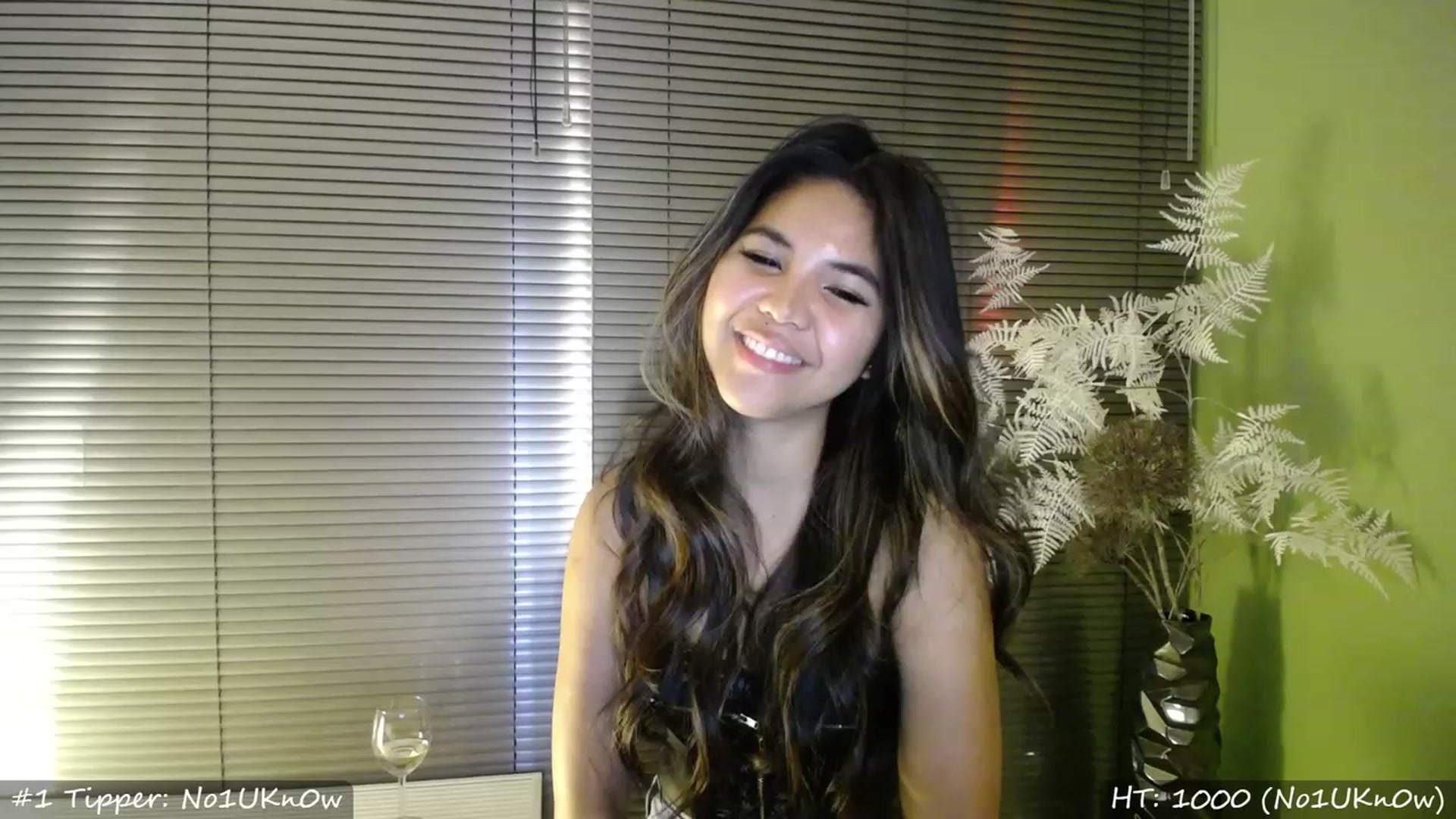 Gallery image thumbnail from MissMasie's myfreecams stream on, 04/01/2023, 23:37 image 2 of 20