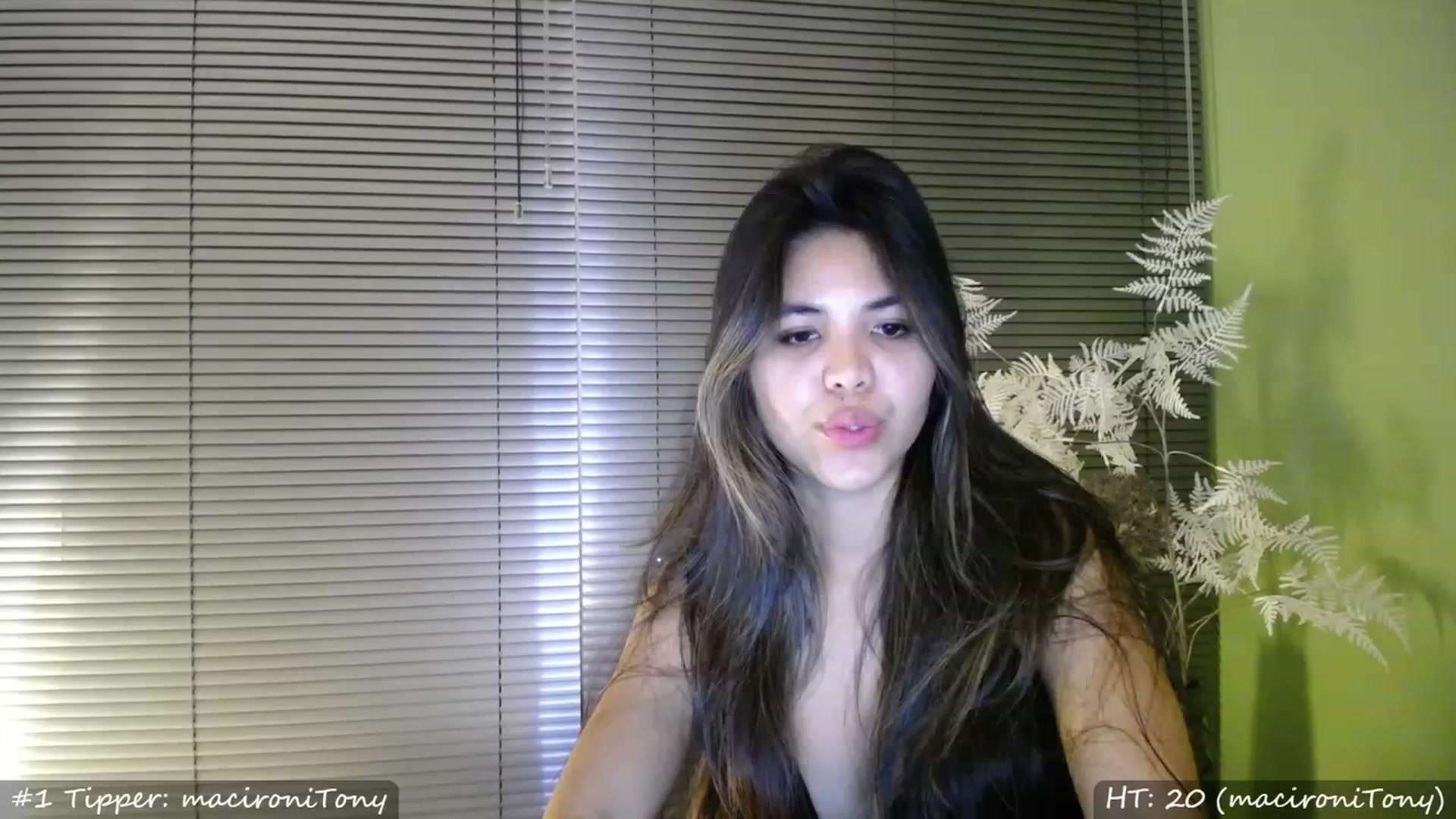 Gallery image thumbnail from MissMasie's myfreecams stream on, 04/16/2023, 24:05 image 4 of 20