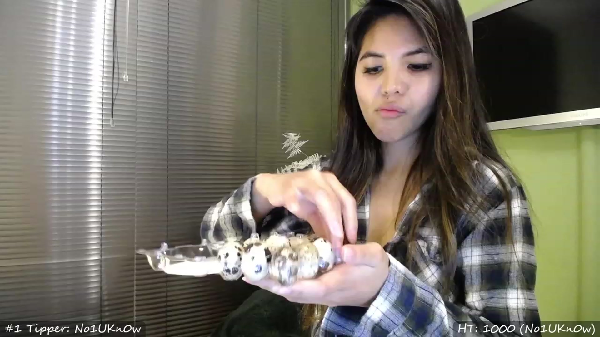 Gallery image thumbnail from MissMasie's myfreecams stream on, 04/22/2023, 24:03 image 5 of 20