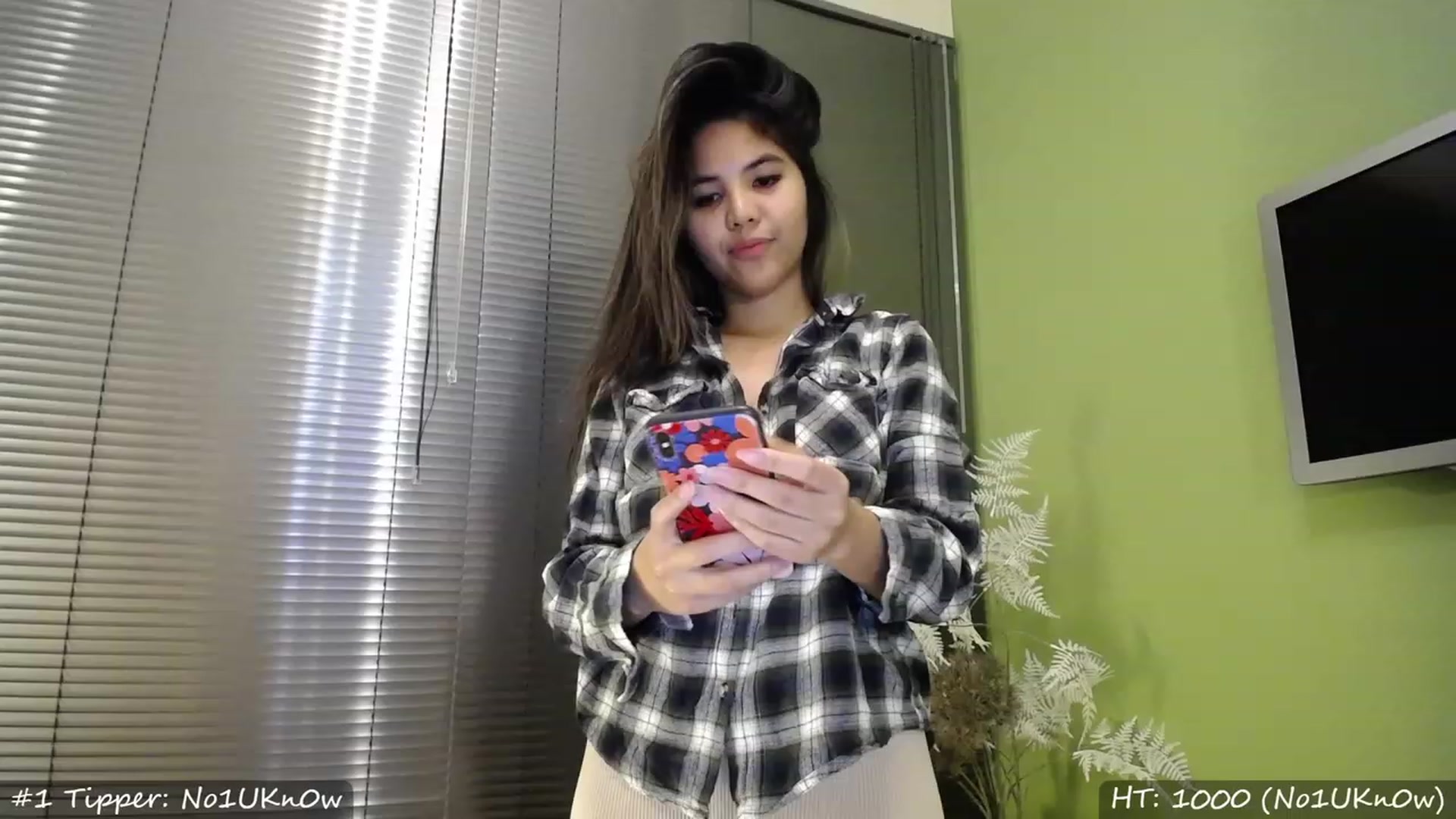 Gallery image thumbnail from MissMasie's myfreecams stream on, 04/22/2023, 24:03 image 2 of 20