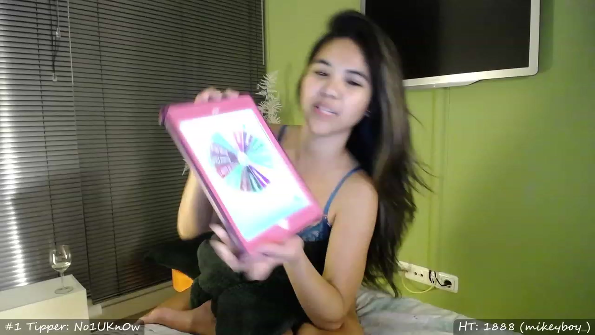 Gallery image thumbnail from MissMasie's myfreecams stream on, 04/30/2023, 01:43 image 13 of 20