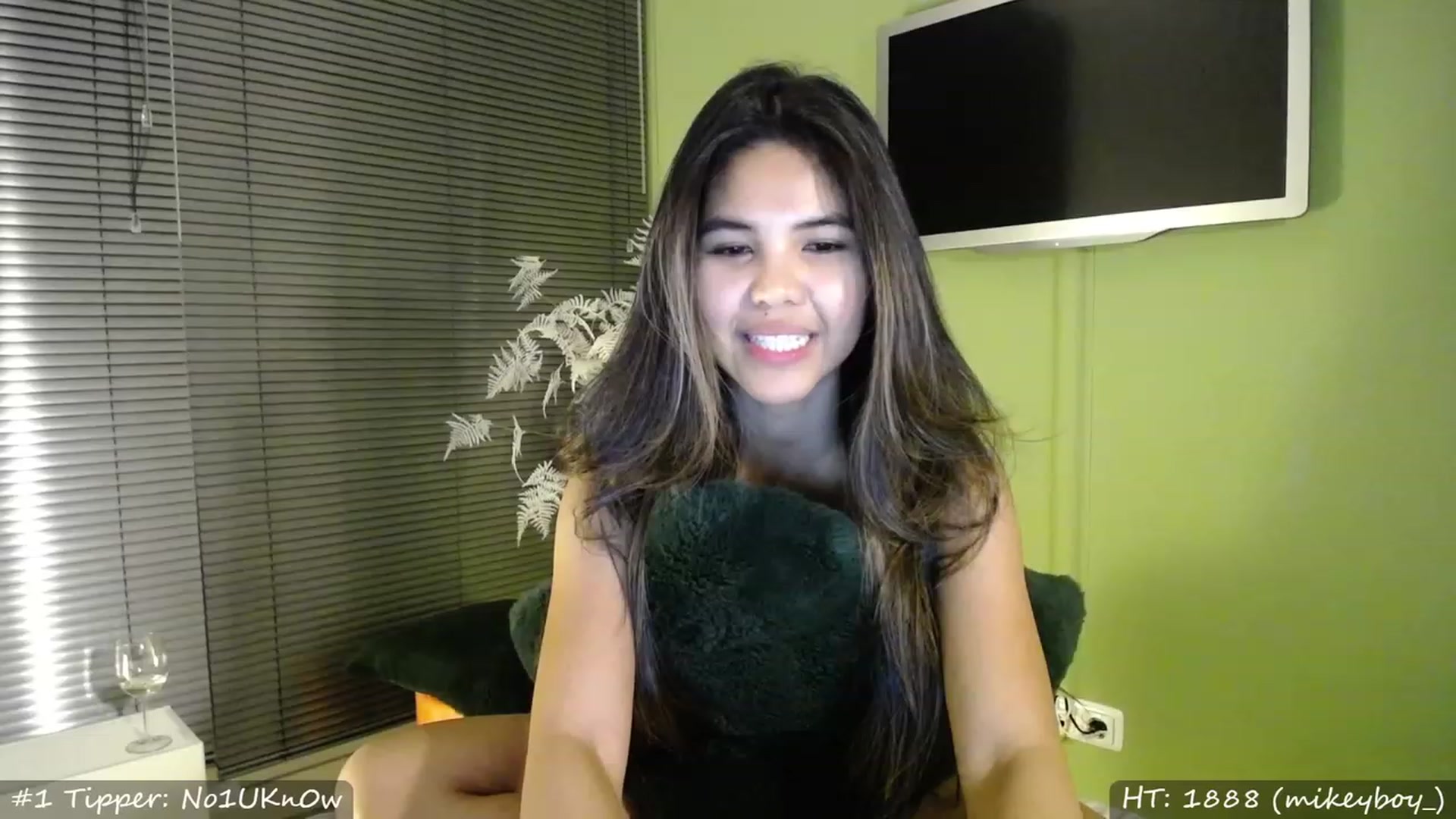 Gallery image thumbnail from MissMasie's myfreecams stream on, 04/30/2023, 01:43 image 15 of 20