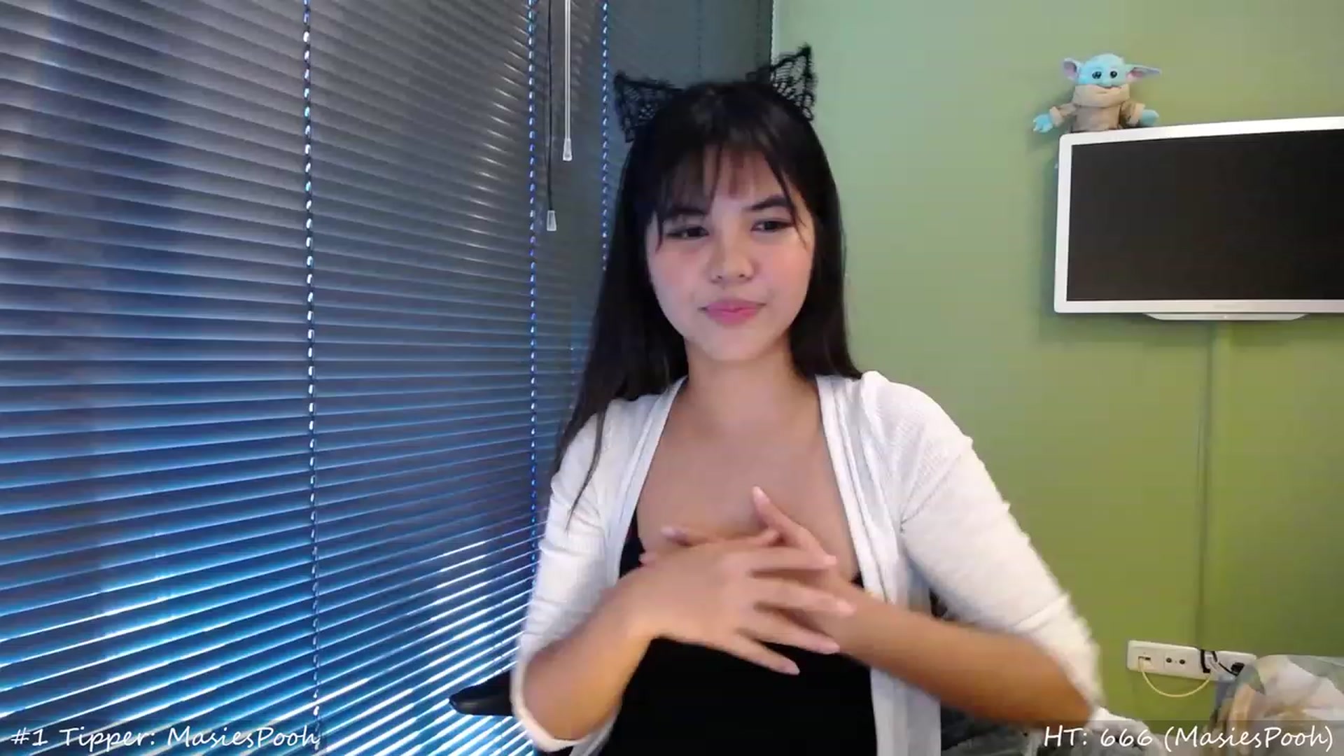 Gallery image thumbnail from MissMasie's myfreecams stream on, 08/13/2023, 18:00 image 12 of 20