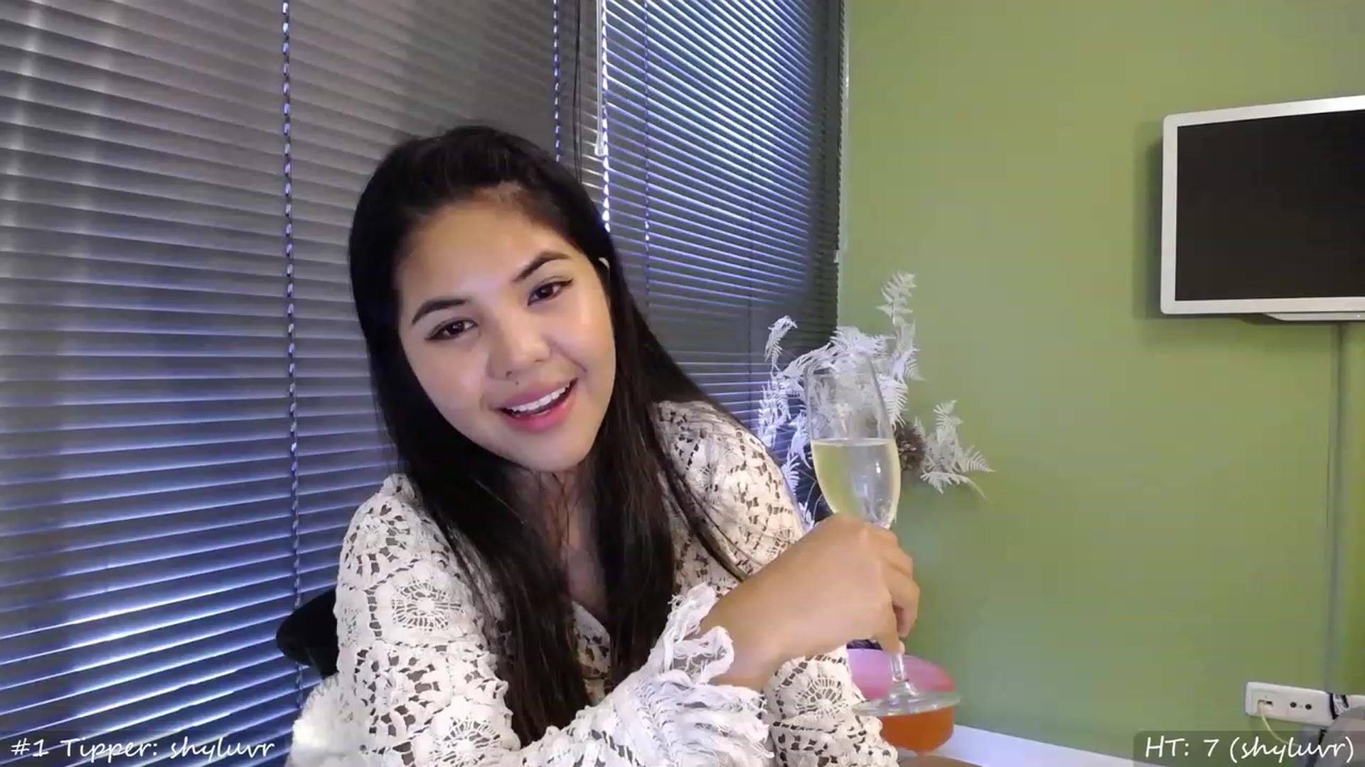 Gallery image thumbnail from MissMasie's myfreecams stream on, 08/27/2023, 19:01 image 3 of 20