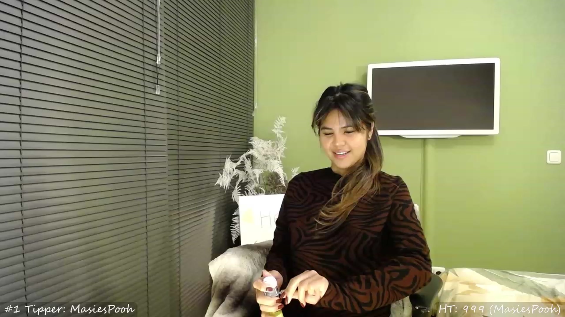 Gallery image thumbnail from MissMasie's myfreecams stream on, 09/22/2023, 21:01 image 4 of 20