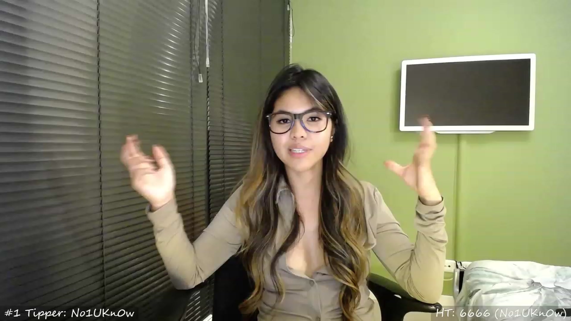 Gallery image thumbnail from MissMasie's myfreecams stream on, 10/06/2023, 22:09 image 14 of 20