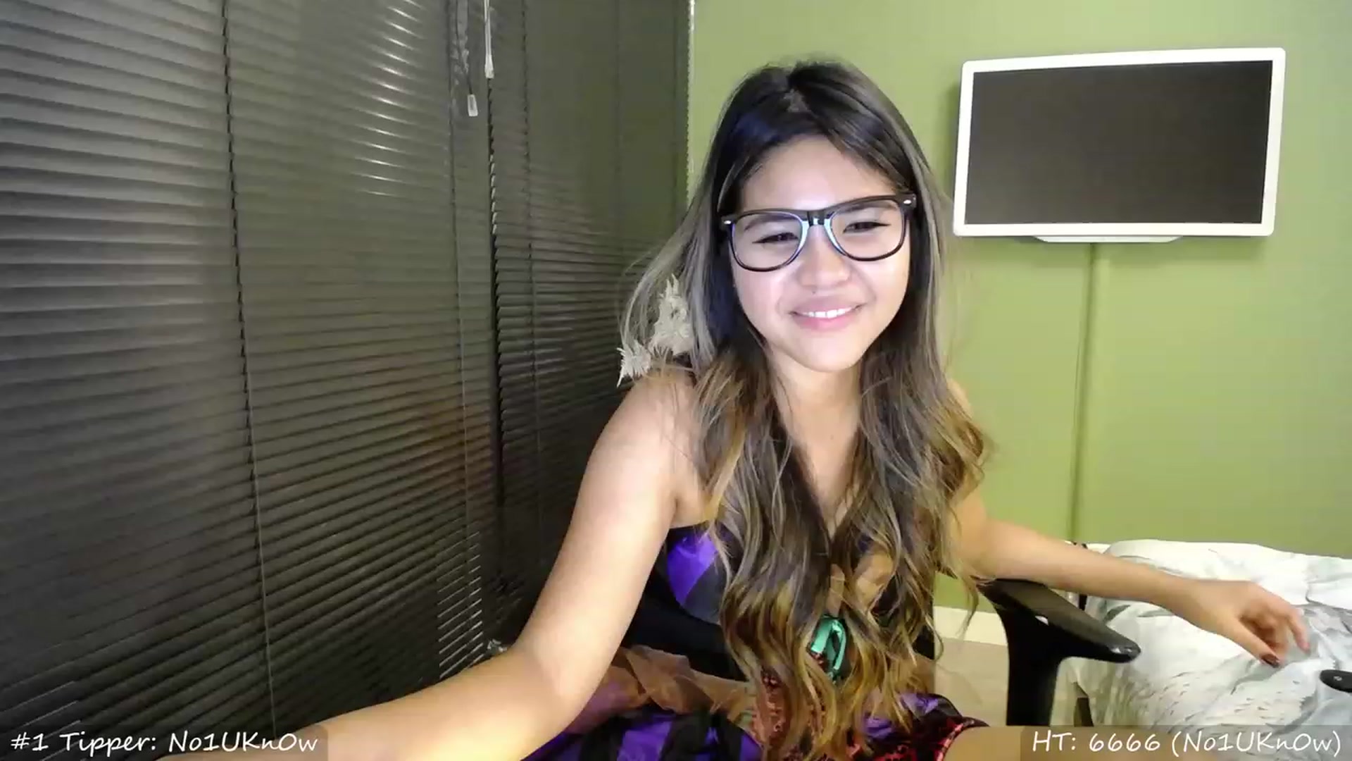 Gallery image thumbnail from MissMasie's myfreecams stream on, 10/06/2023, 23:03 image 8 of 20