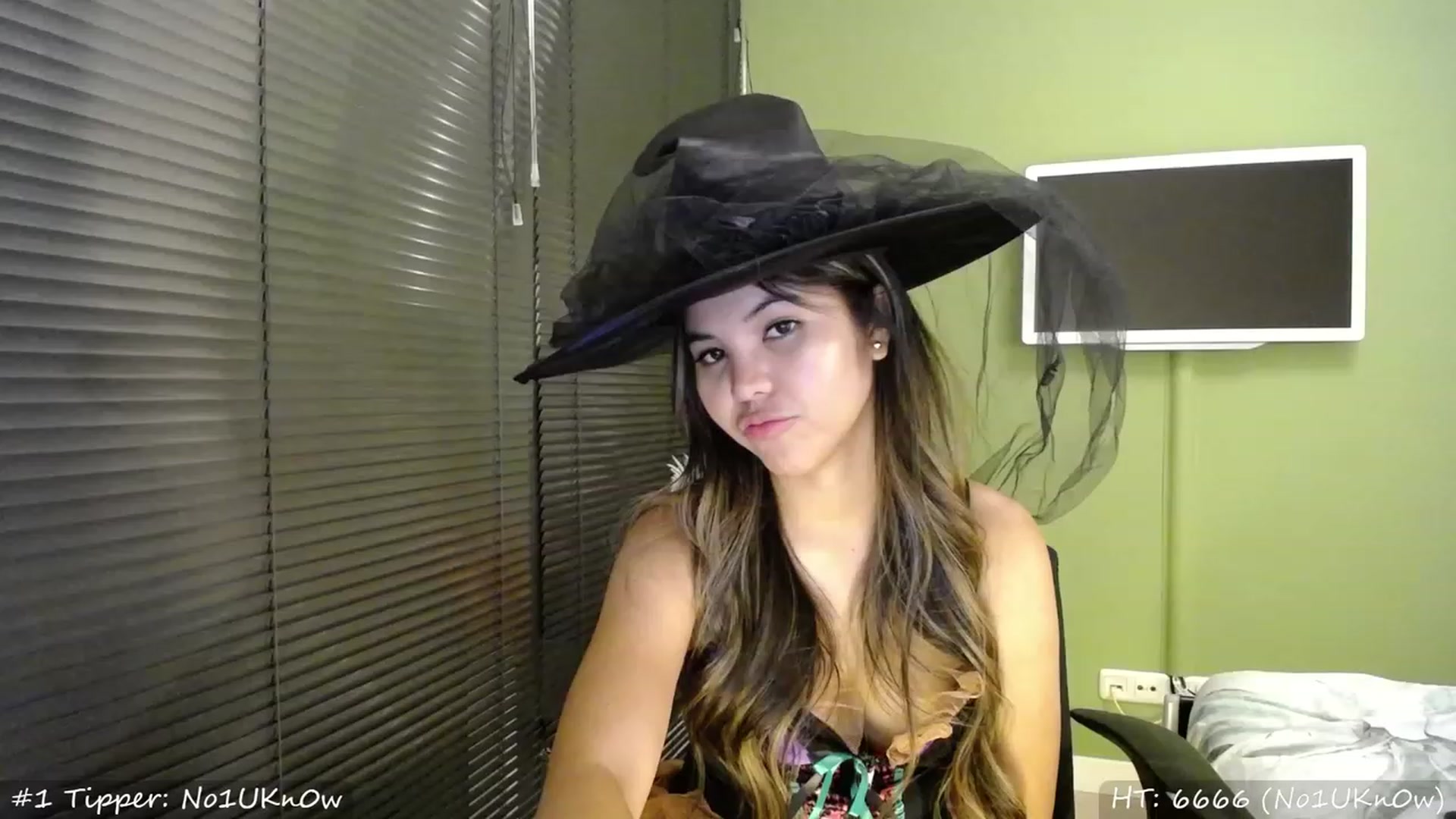 Gallery image thumbnail from MissMasie's myfreecams stream on, 10/06/2023, 23:03 image 5 of 20