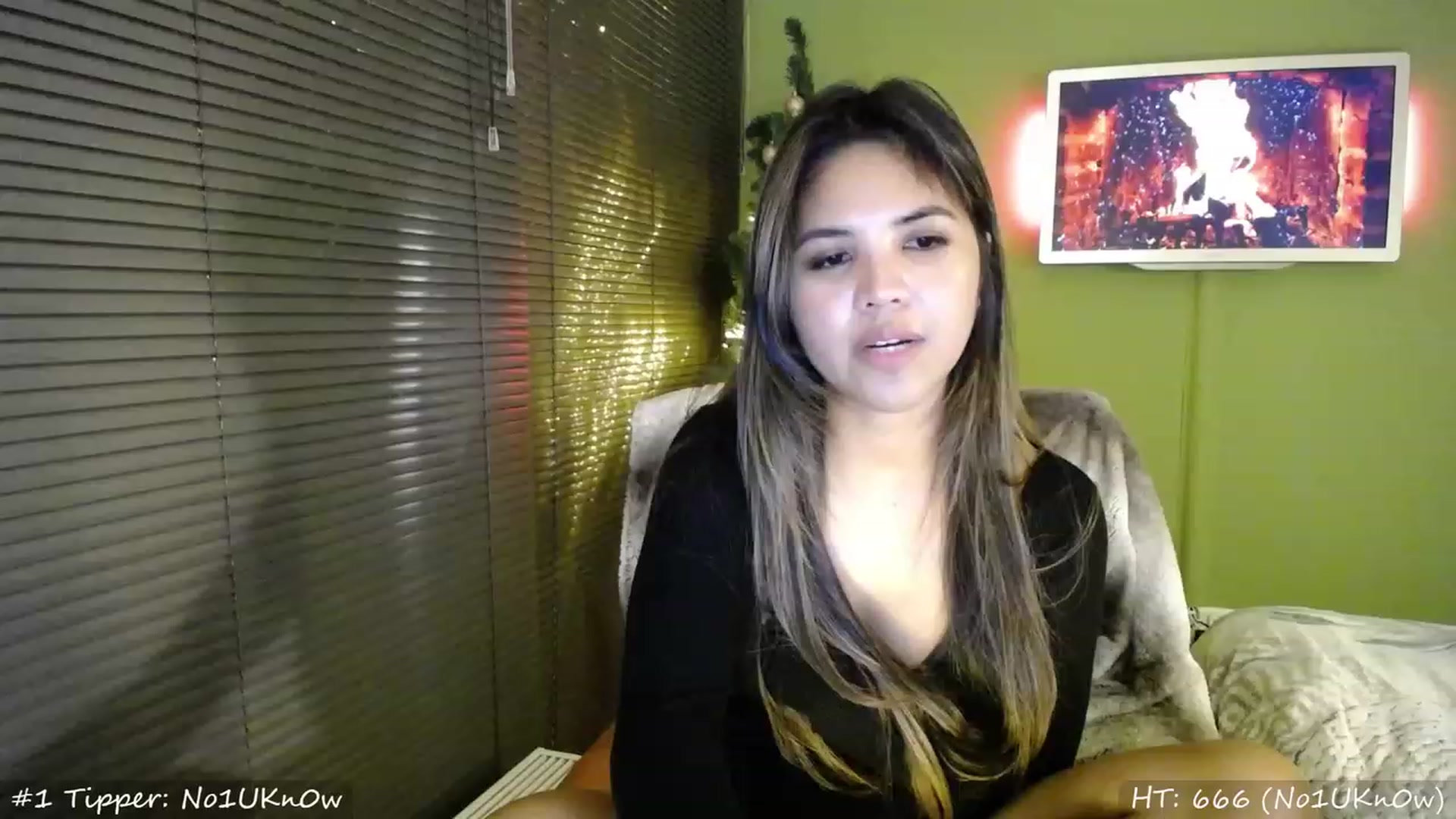 Gallery image thumbnail from MissMasie's myfreecams stream on, 12/03/2023, 20:47 image 17 of 20