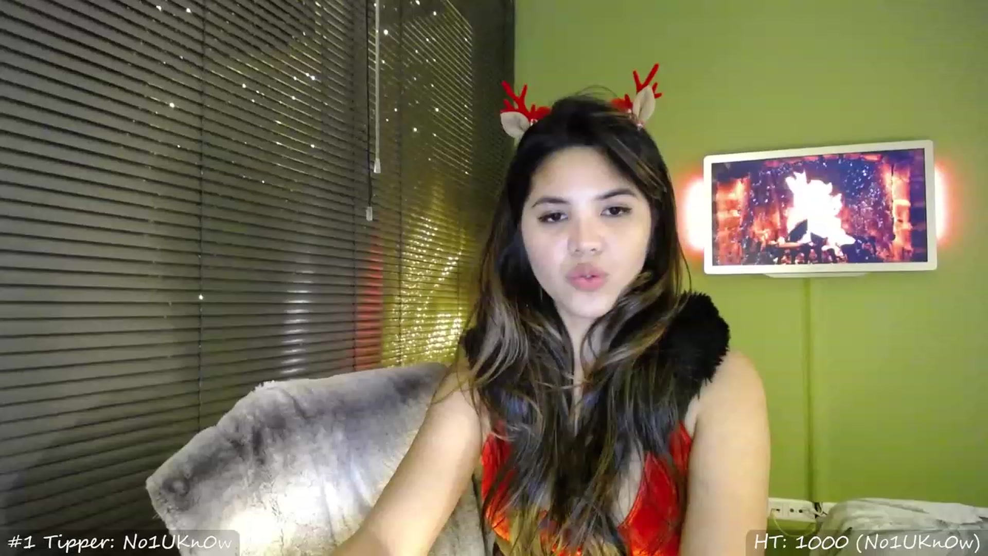 Gallery image thumbnail from MissMasie's myfreecams stream on, 12/16/2023, 24:08 image 7 of 20