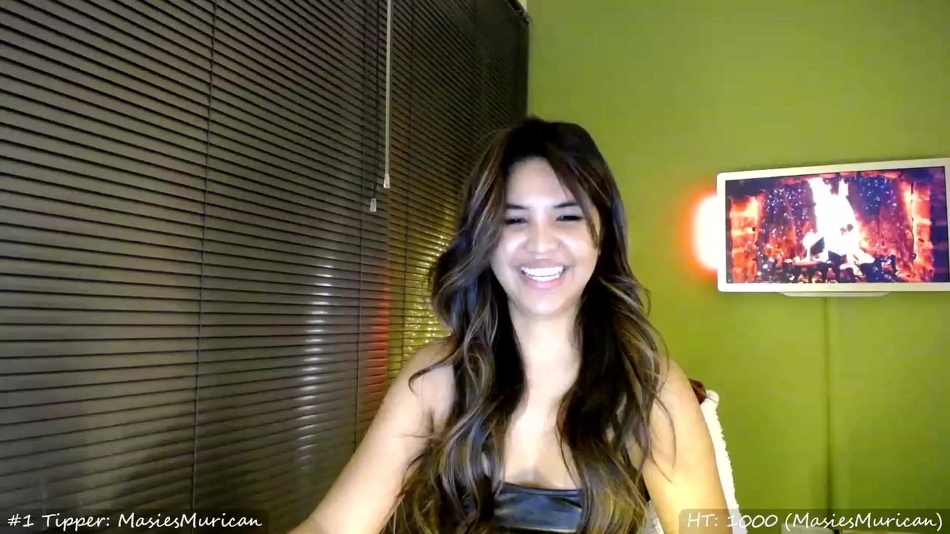 Gallery image thumbnail from MissMasie's myfreecams stream on, 12/27/2023, 24:32 image 13 of 20