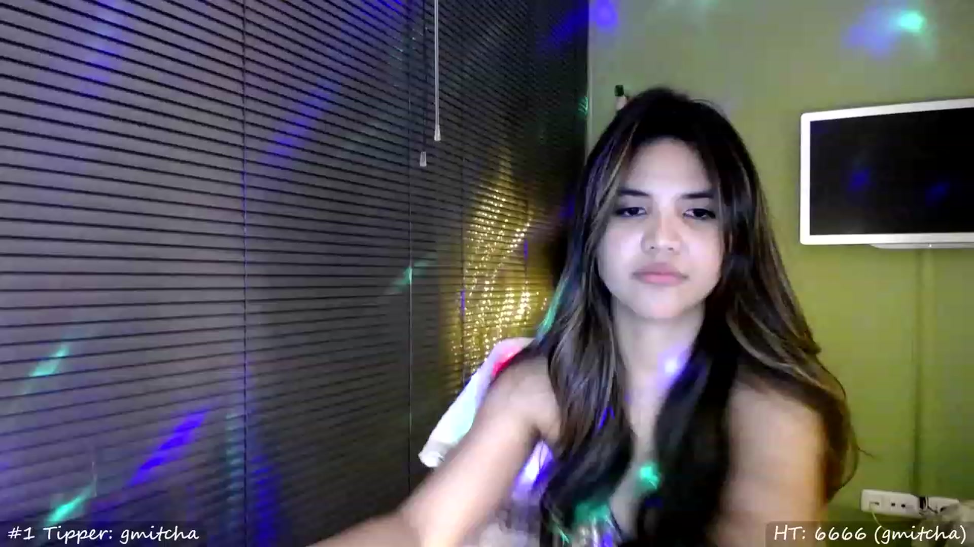 Gallery image thumbnail from MissMasie's myfreecams stream on, 12/31/2023, 24:01 image 19 of 20
