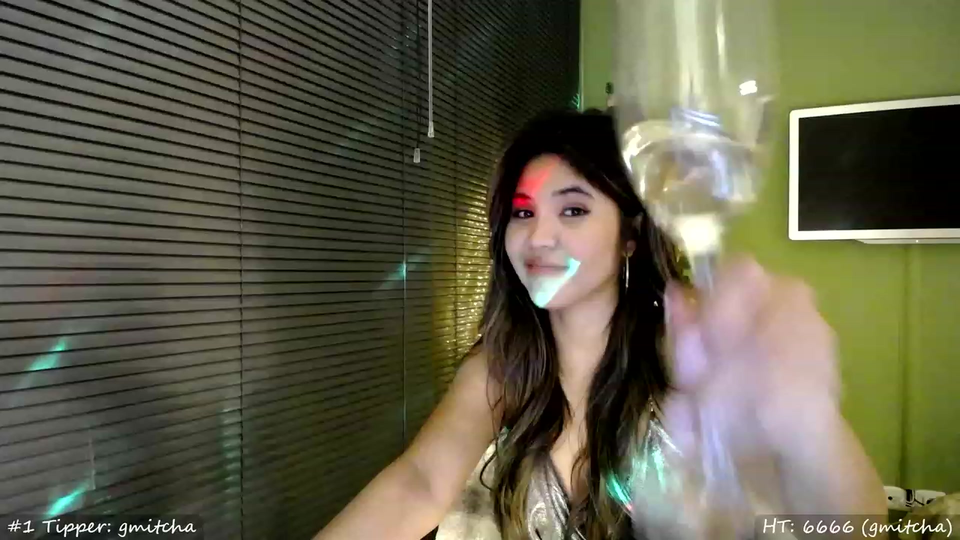 Gallery image thumbnail from MissMasie's myfreecams stream on, 12/31/2023, 24:01 image 17 of 20