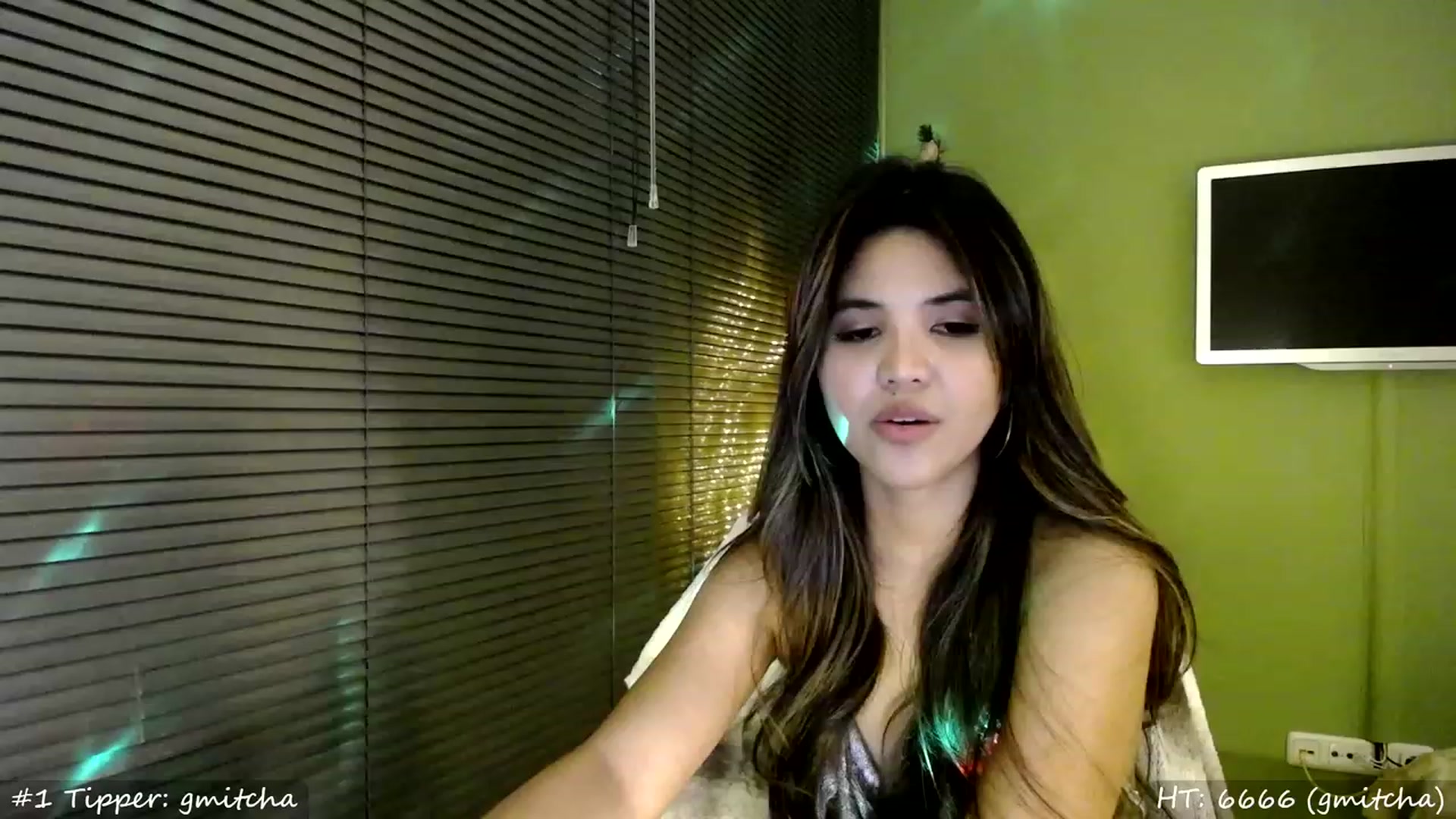 Gallery image thumbnail from MissMasie's myfreecams stream on, 12/31/2023, 24:01 image 18 of 20