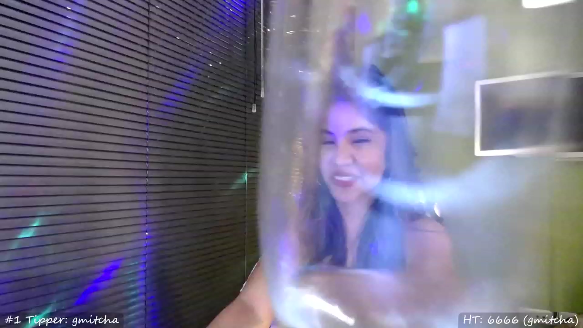 Gallery image thumbnail from MissMasie's myfreecams stream on, 12/31/2023, 24:01 image 4 of 20
