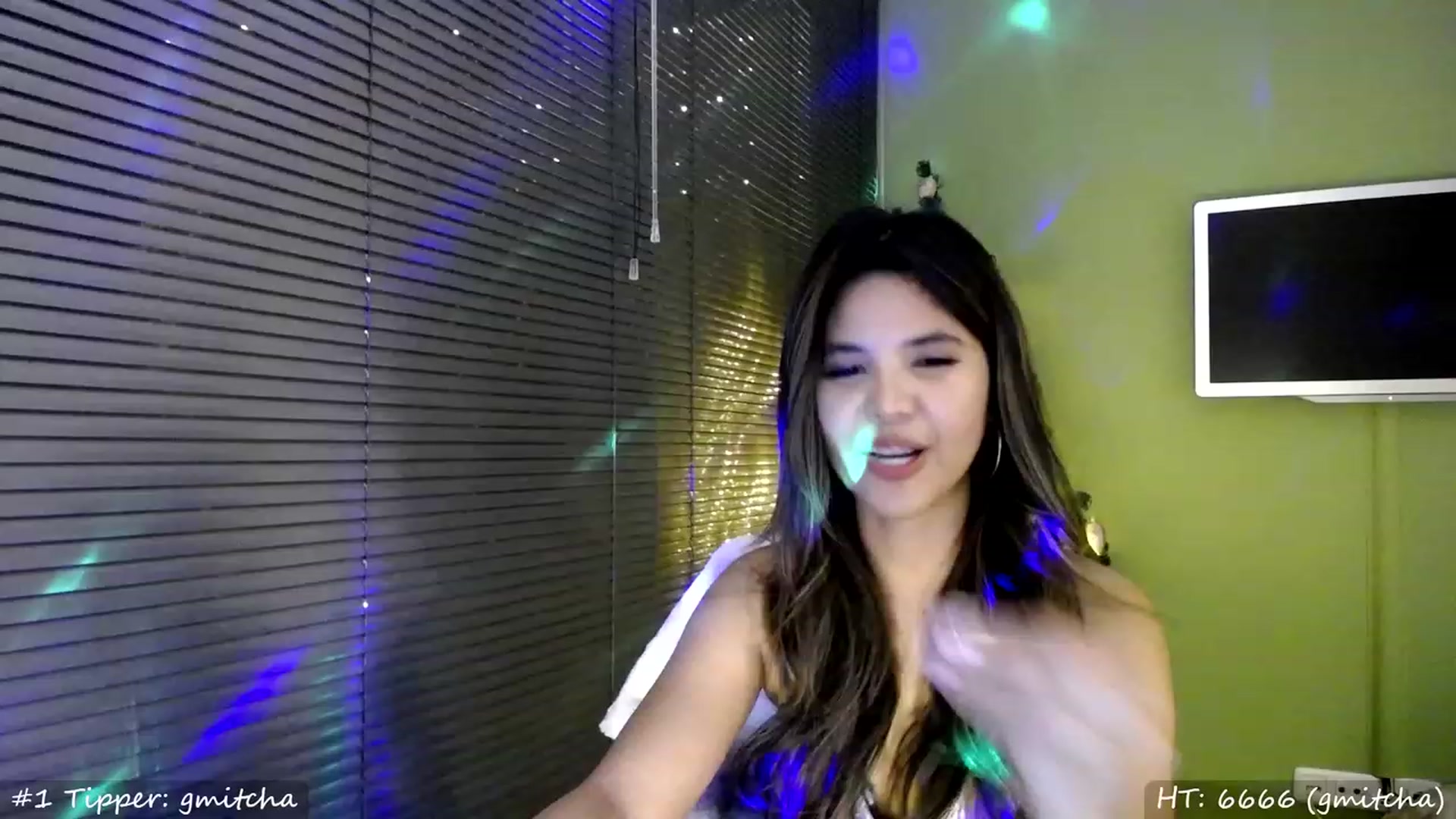 Gallery image thumbnail from MissMasie's myfreecams stream on, 12/31/2023, 24:01 image 7 of 20