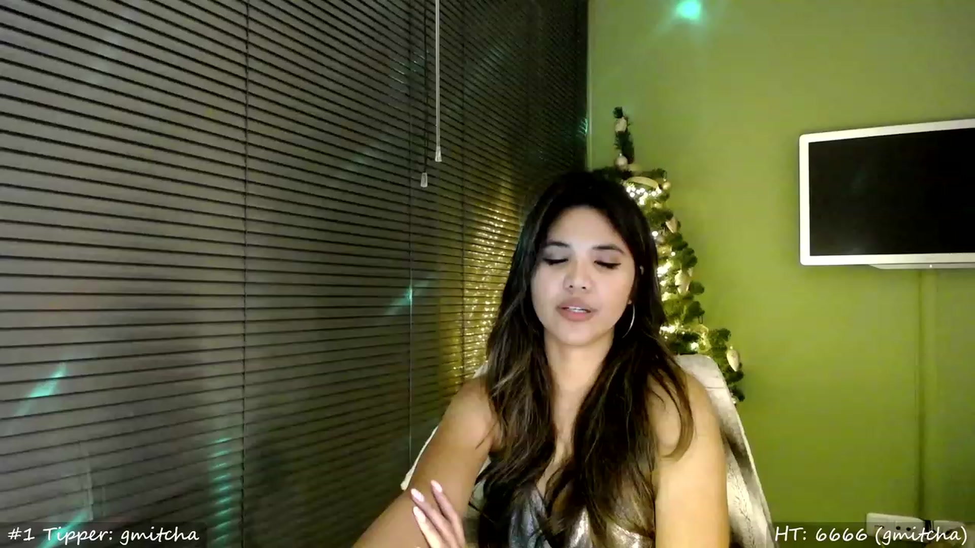 Gallery image thumbnail from MissMasie's myfreecams stream on, 12/31/2023, 24:01 image 10 of 20