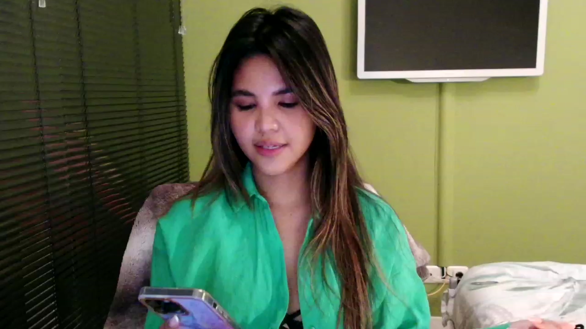 Gallery image thumbnail from MissMasie's myfreecams stream on, 03/02/2024, 21:47 image 17 of 20
