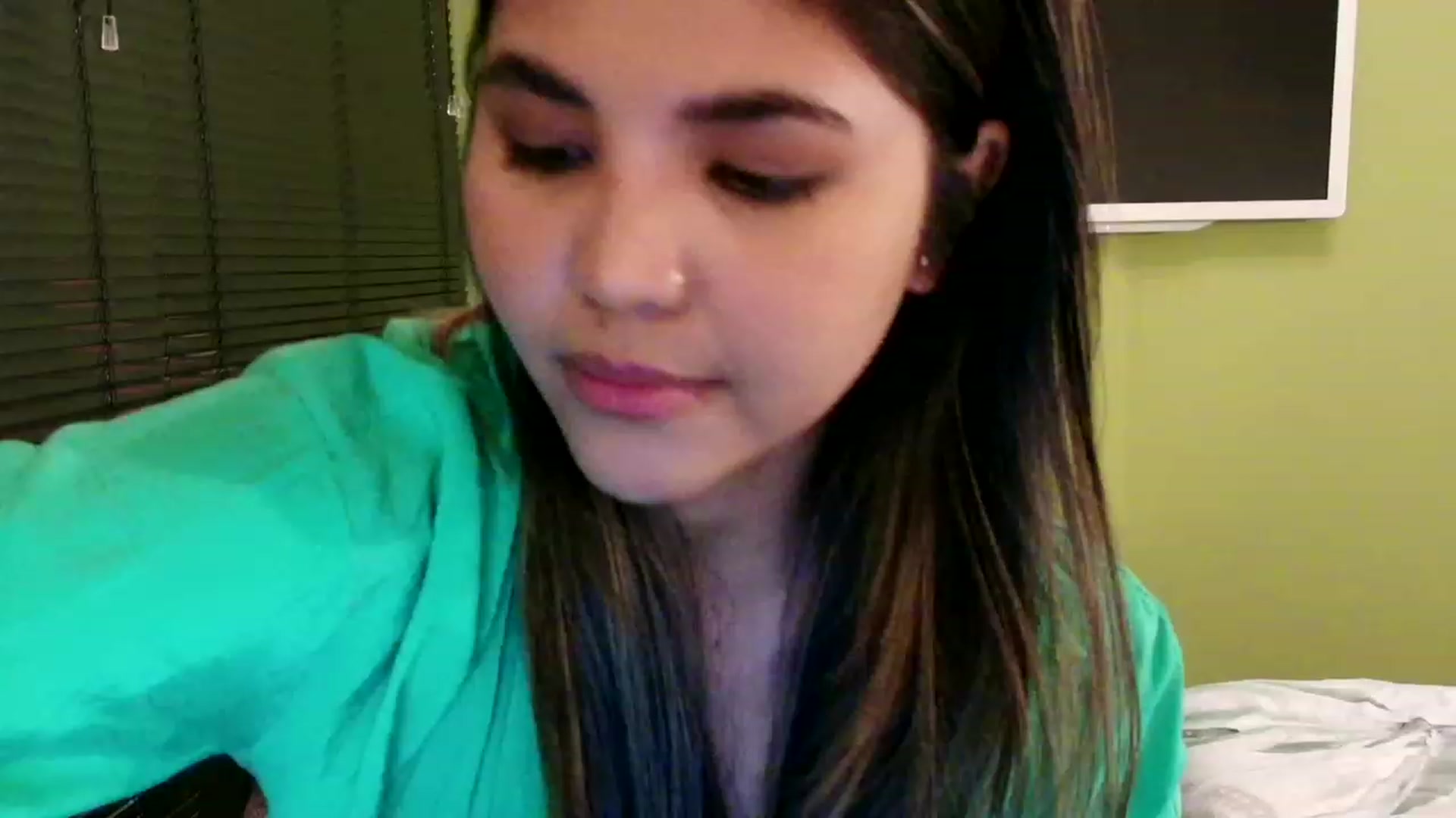 Gallery image thumbnail from MissMasie's myfreecams stream on, 03/02/2024, 21:47 image 14 of 20