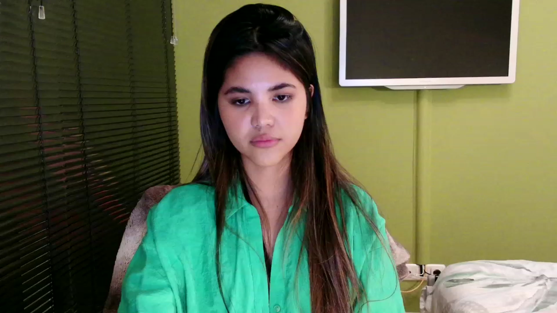 Gallery image thumbnail from MissMasie's myfreecams stream on, 03/02/2024, 21:47 image 16 of 20