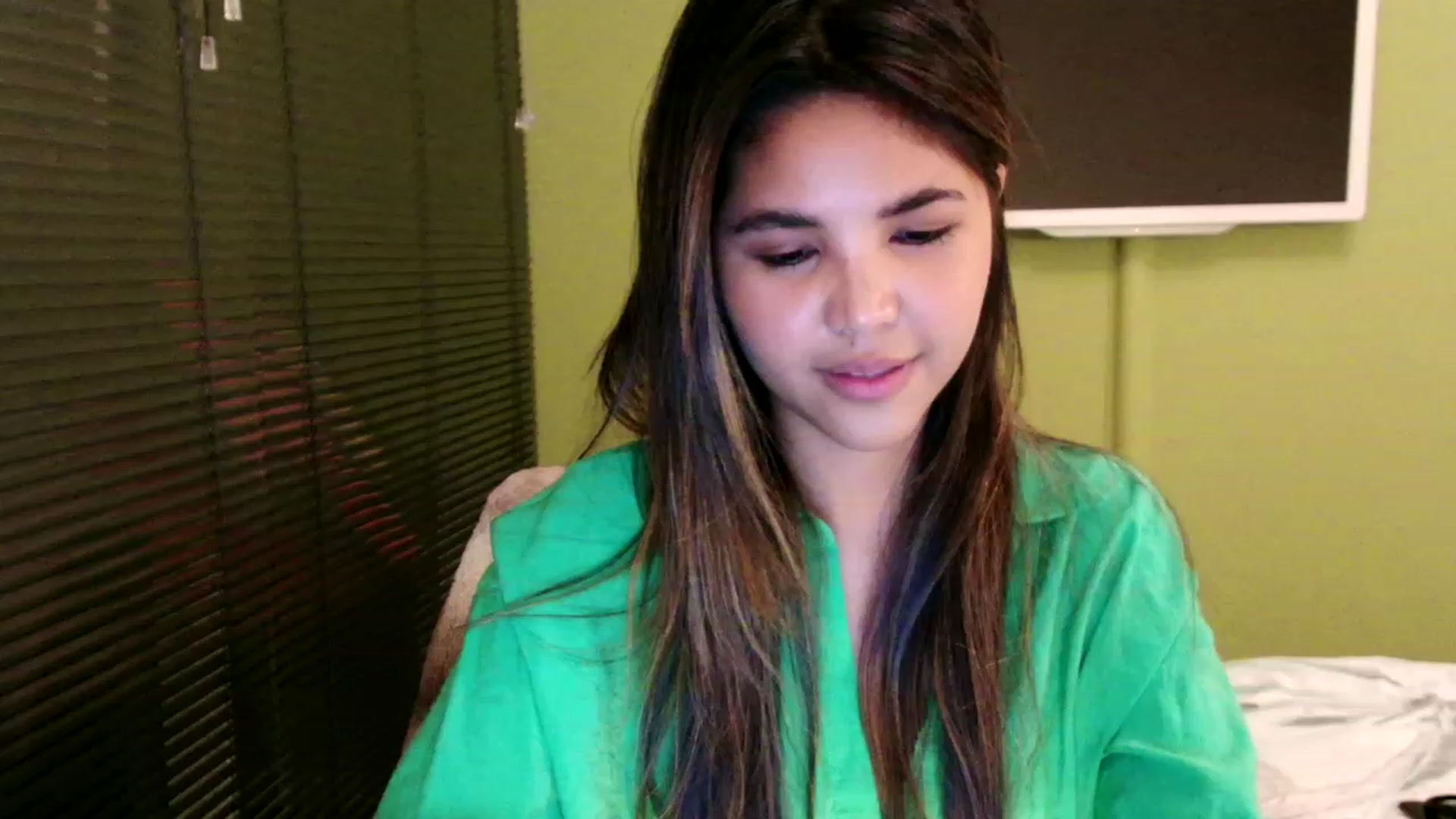 Gallery image thumbnail from MissMasie's myfreecams stream on, 03/02/2024, 21:47 image 6 of 20