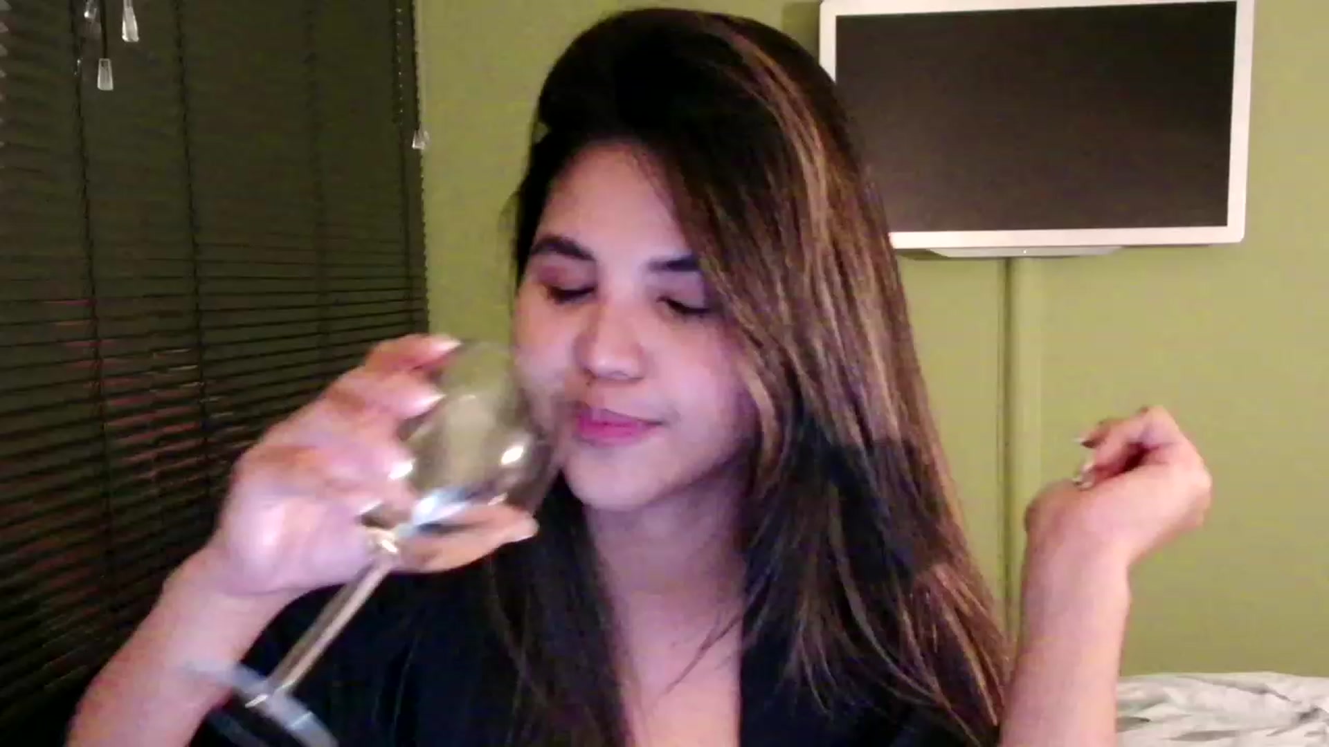 Gallery image thumbnail from MissMasie's myfreecams stream on, 03/03/2024, 01:28 image 16 of 20