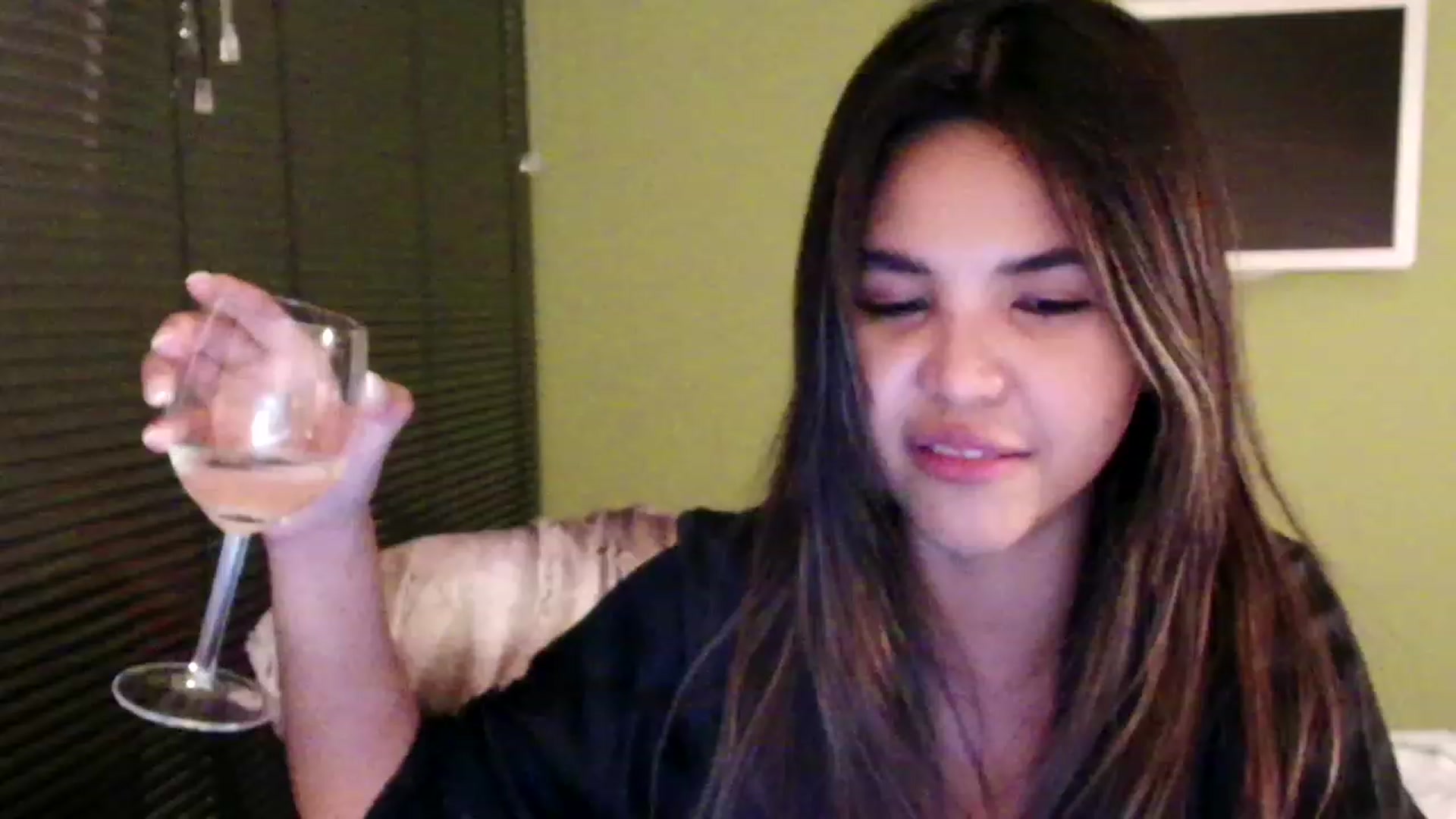 Gallery image thumbnail from MissMasie's myfreecams stream on, 03/03/2024, 01:28 image 2 of 20
