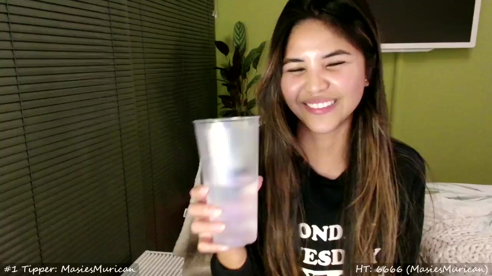 Gallery image thumbnail from MissMasie's myfreecams stream on, 03/30/2024, 01:10 image 4 of 20