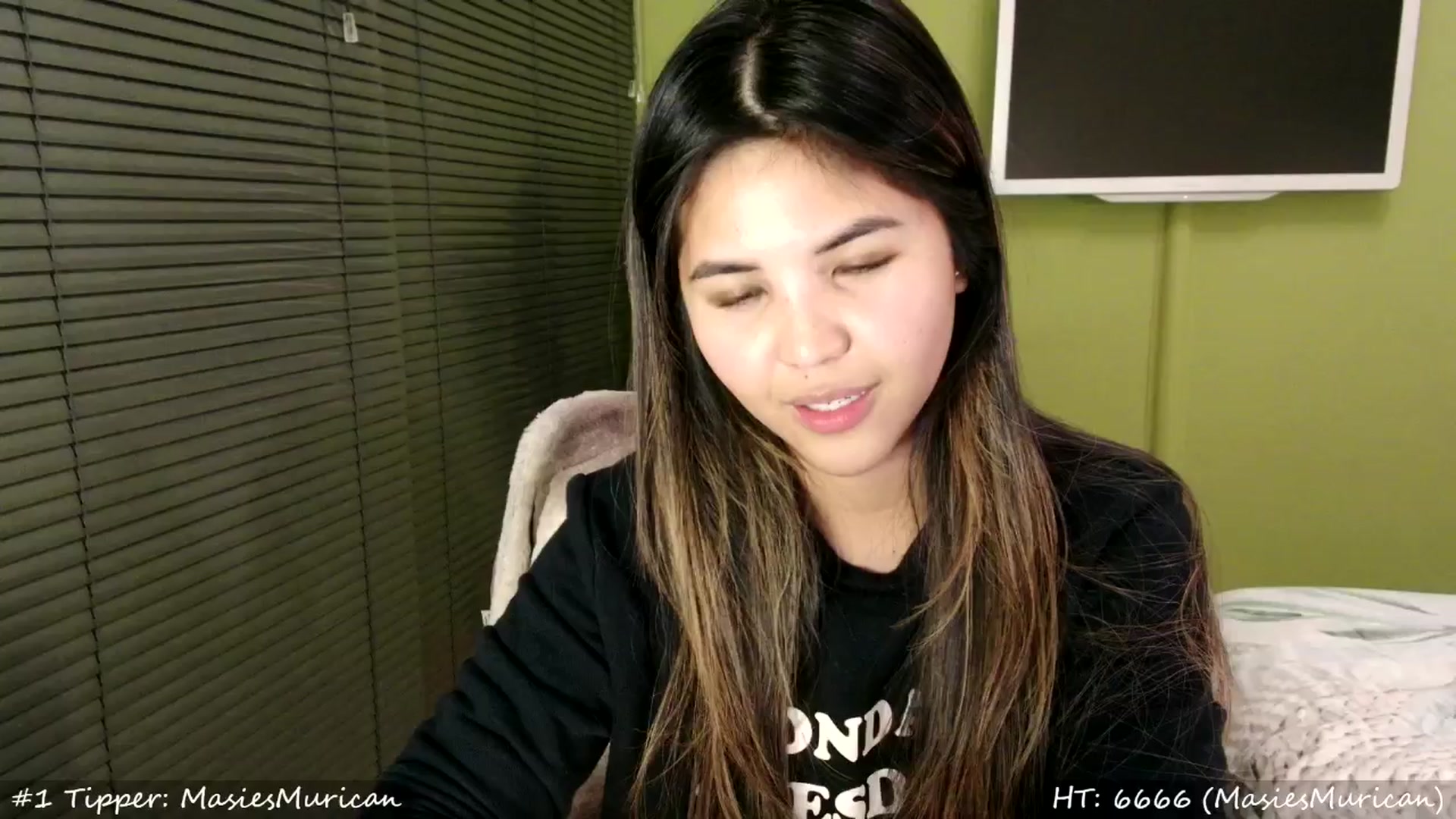 Gallery image thumbnail from MissMasie's myfreecams stream on, 03/30/2024, 01:10 image 14 of 20
