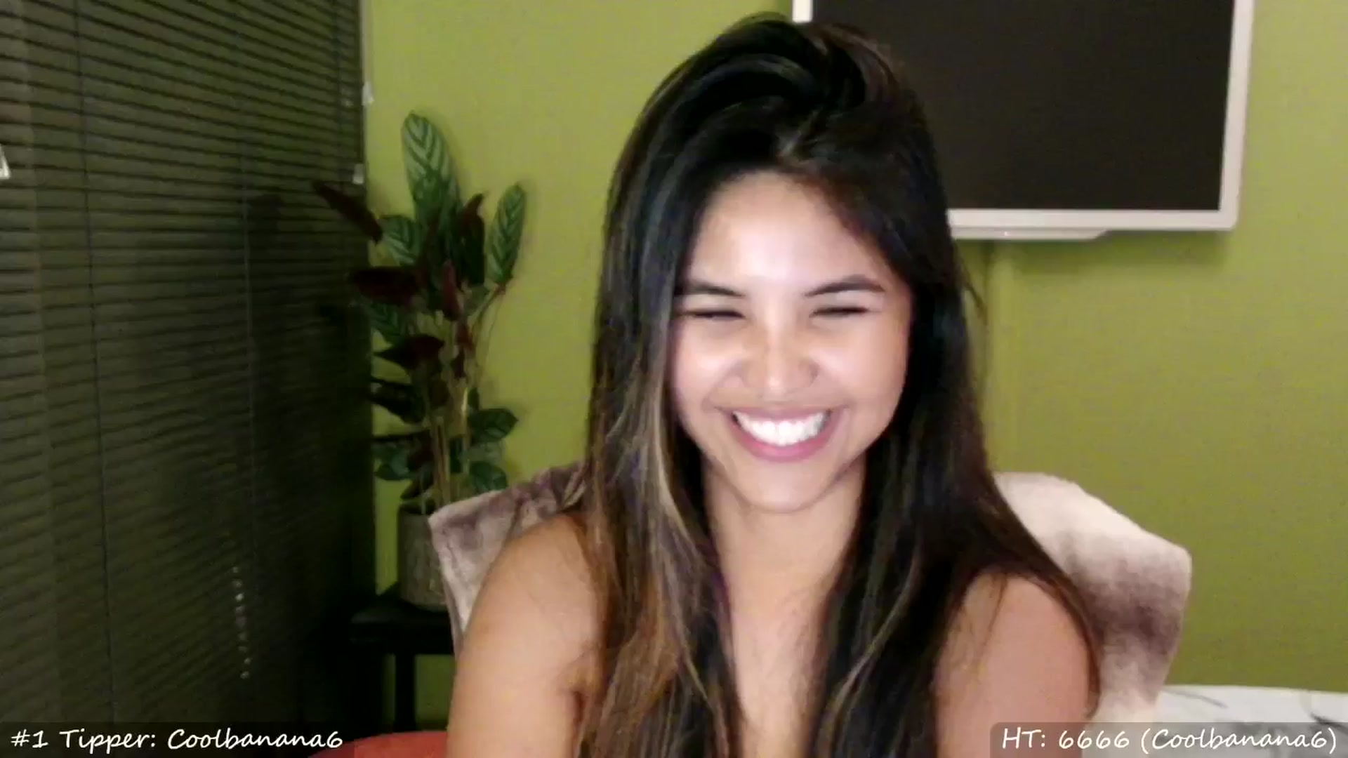 Gallery image thumbnail from MissMasie's myfreecams stream on, 05/03/2024, 23:06 image 5 of 20