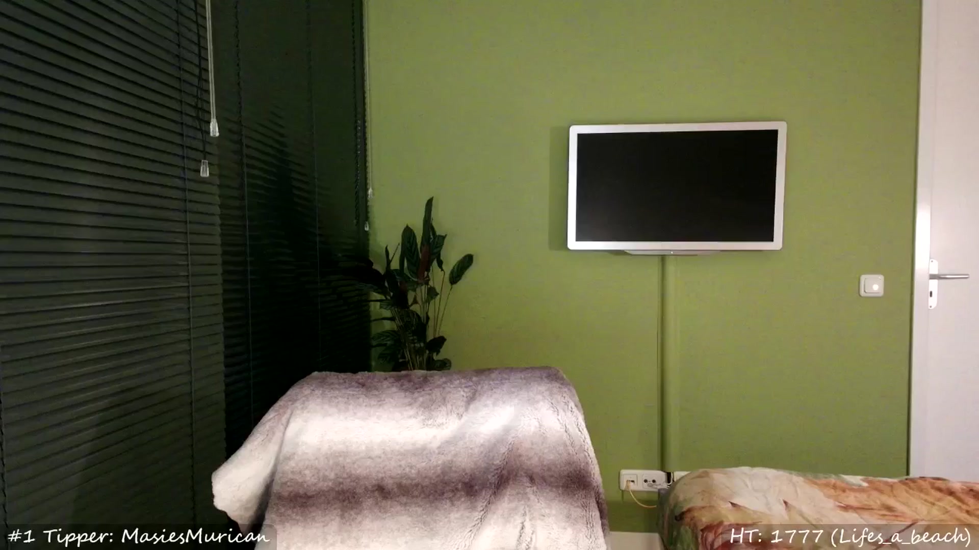Gallery image thumbnail from MissMasie's myfreecams stream on, 06/15/2024, 23:34 image 16 of 20