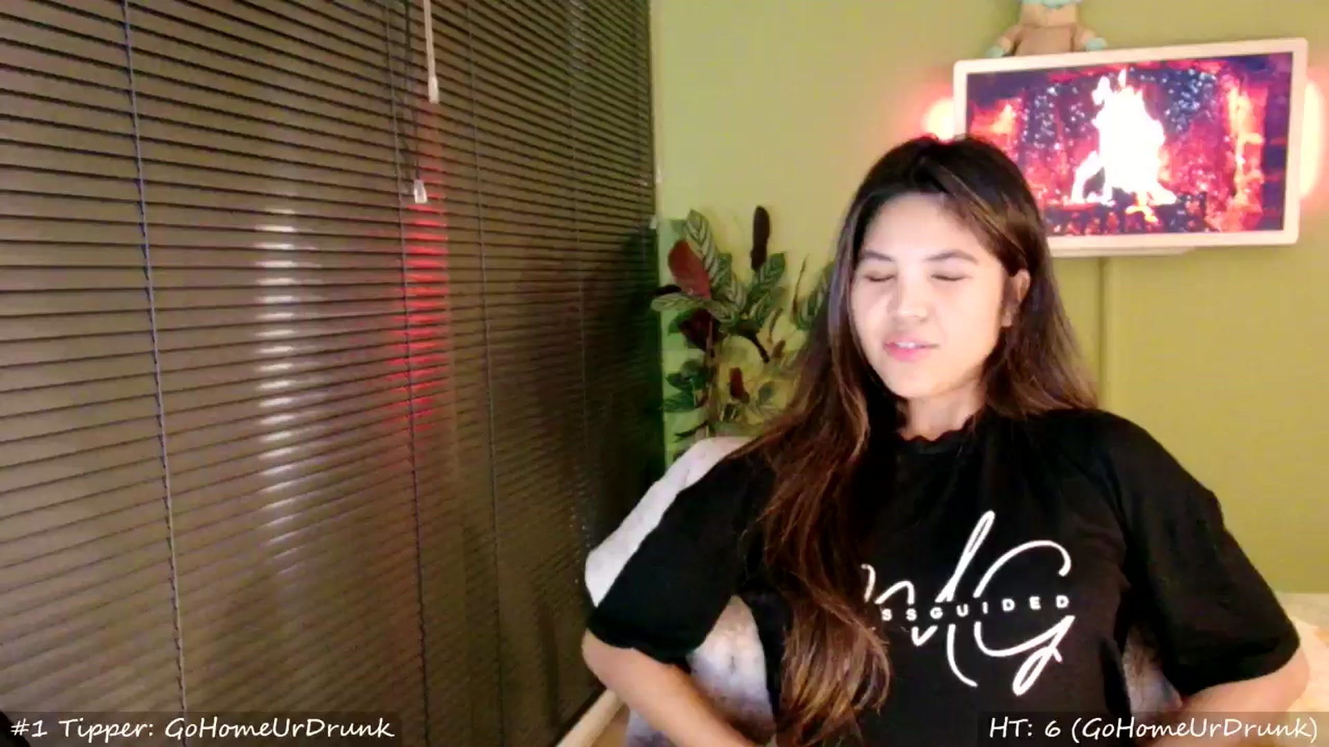 Gallery image thumbnail from MissMasie's myfreecams stream on, 11/23/2024, 24:27 image 2 of 20