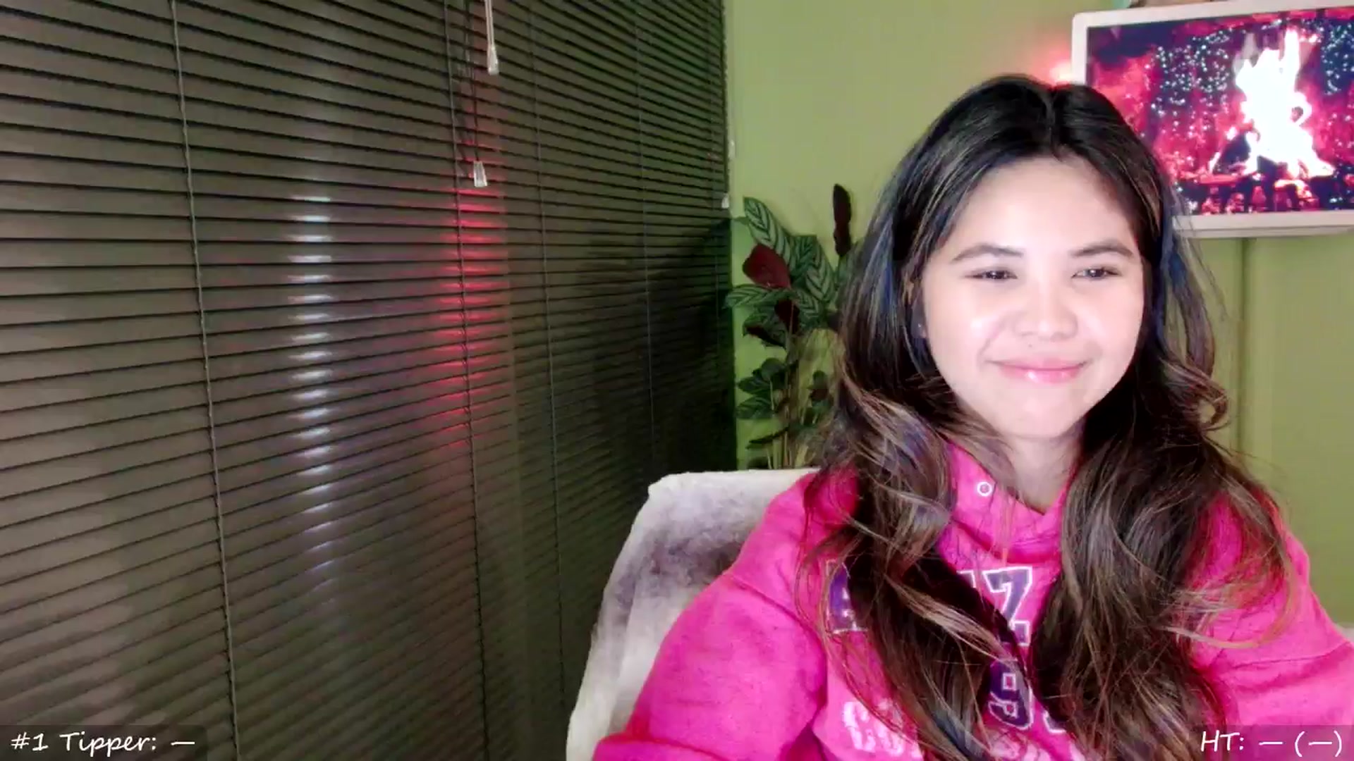 Gallery image thumbnail from MissMasie's myfreecams stream on, 11/24/2024, 24:33 image 1 of 20