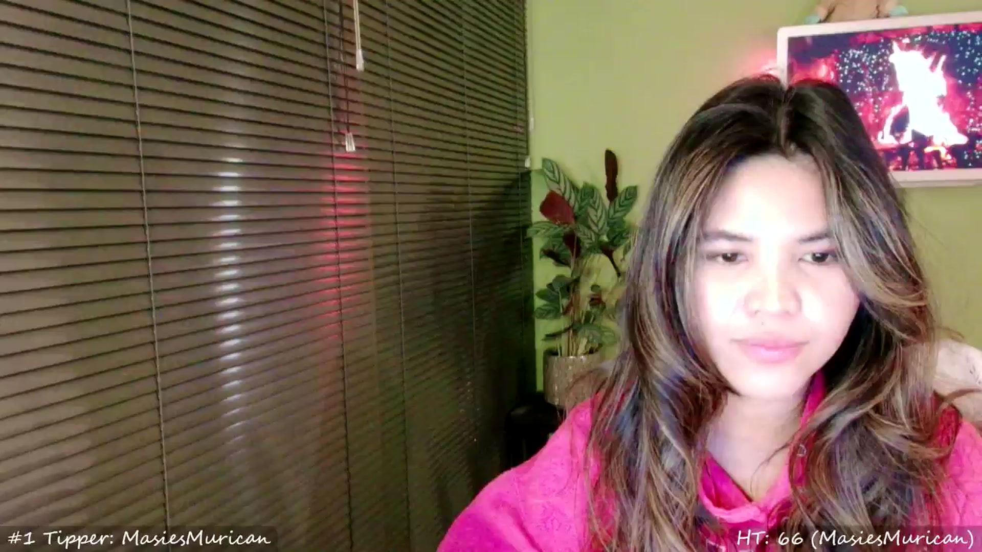 Gallery image thumbnail from MissMasie's myfreecams stream on, 11/24/2024, 24:33 image 2 of 20