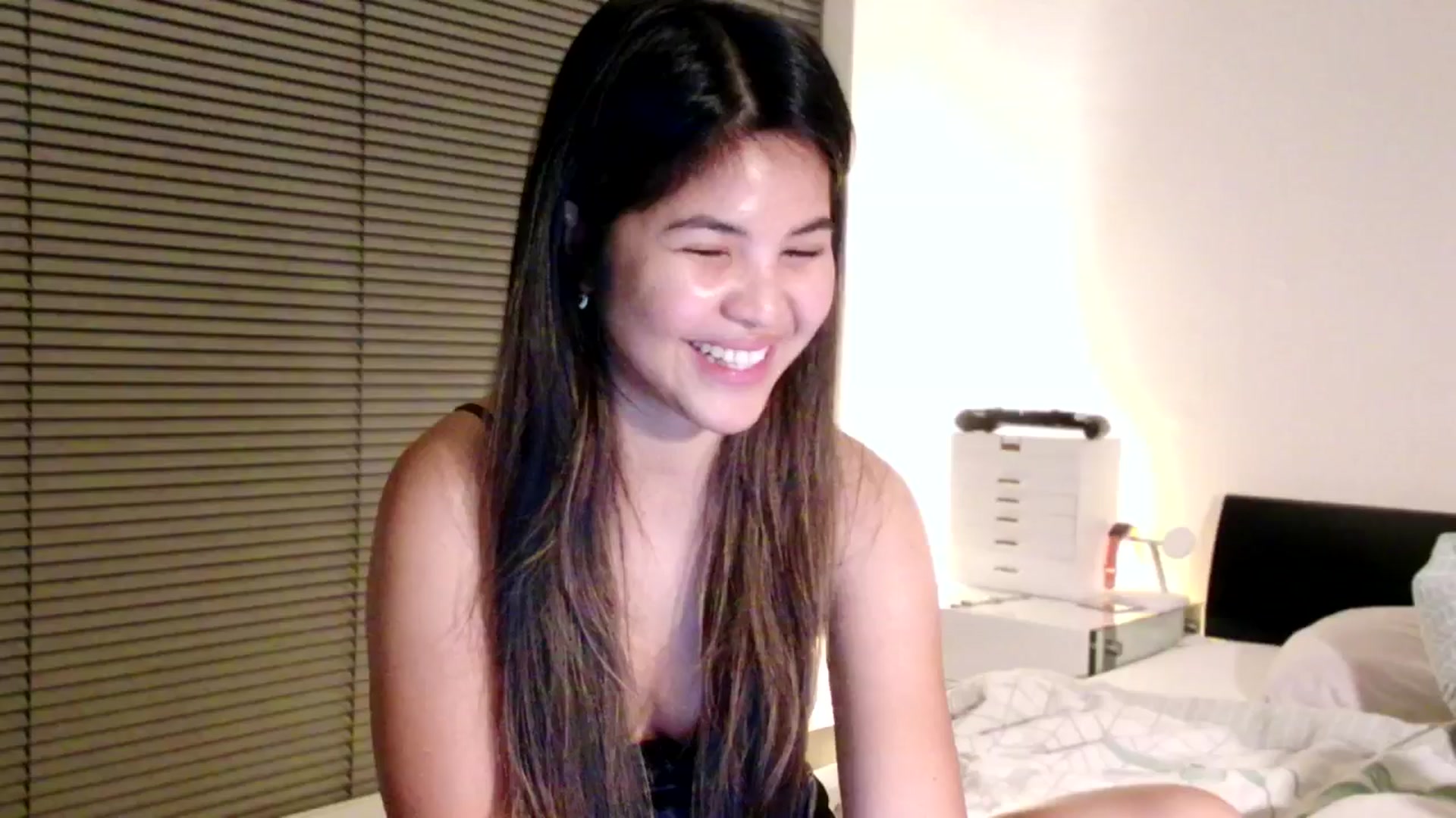 Gallery image thumbnail from MissMasie's myfreecams stream on, 02/08/2025, 24:13 image 15 of 20