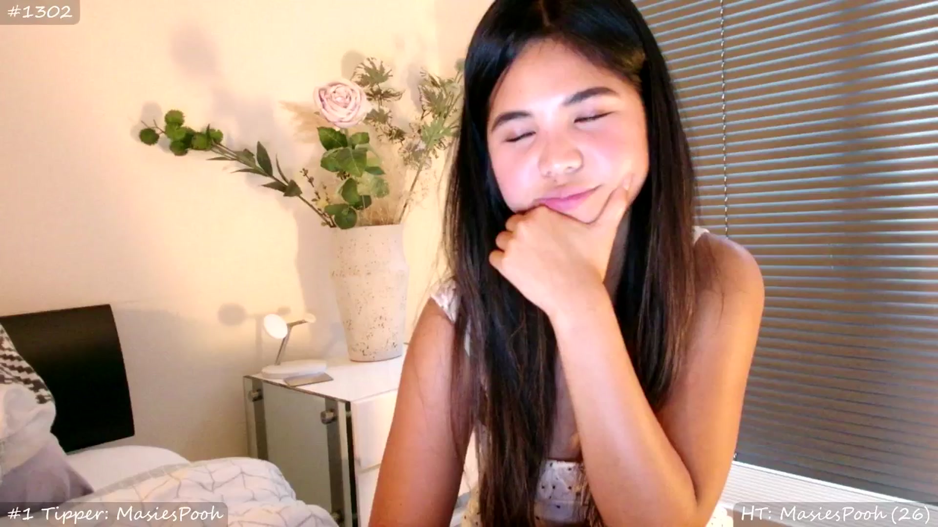 Gallery image thumbnail from MissMasie's myfreecams stream on, 06/26/2025, 19:15 image 17 of 20