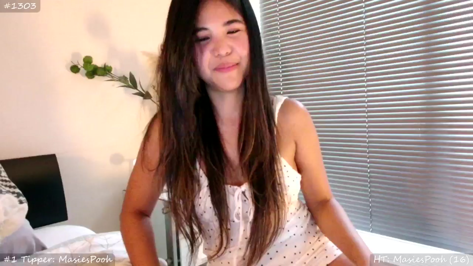 Gallery image thumbnail from MissMasie's myfreecams stream on, 06/26/2025, 19:15 image 10 of 20