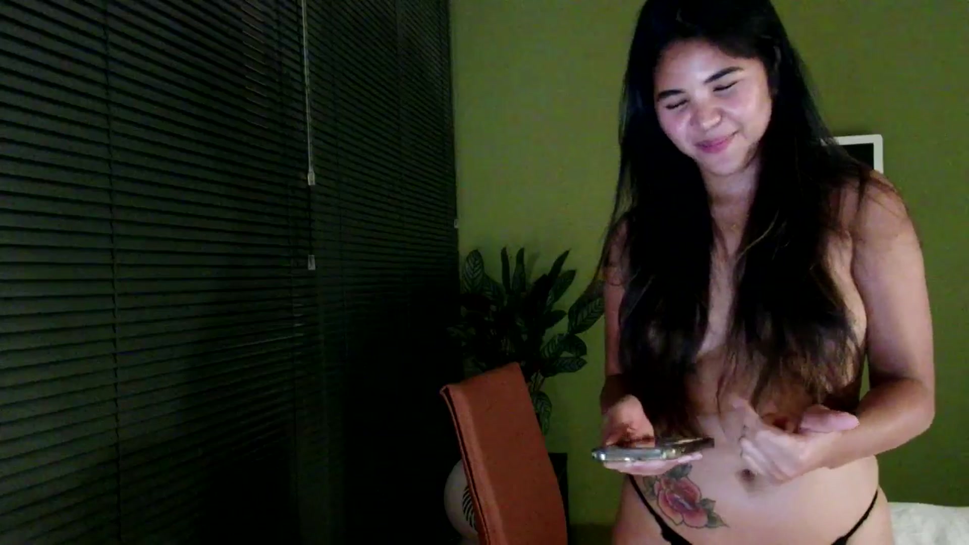 Gallery image thumbnail from MissMasie's myfreecams stream on, 07/05/2025, 23:03 image 16 of 20