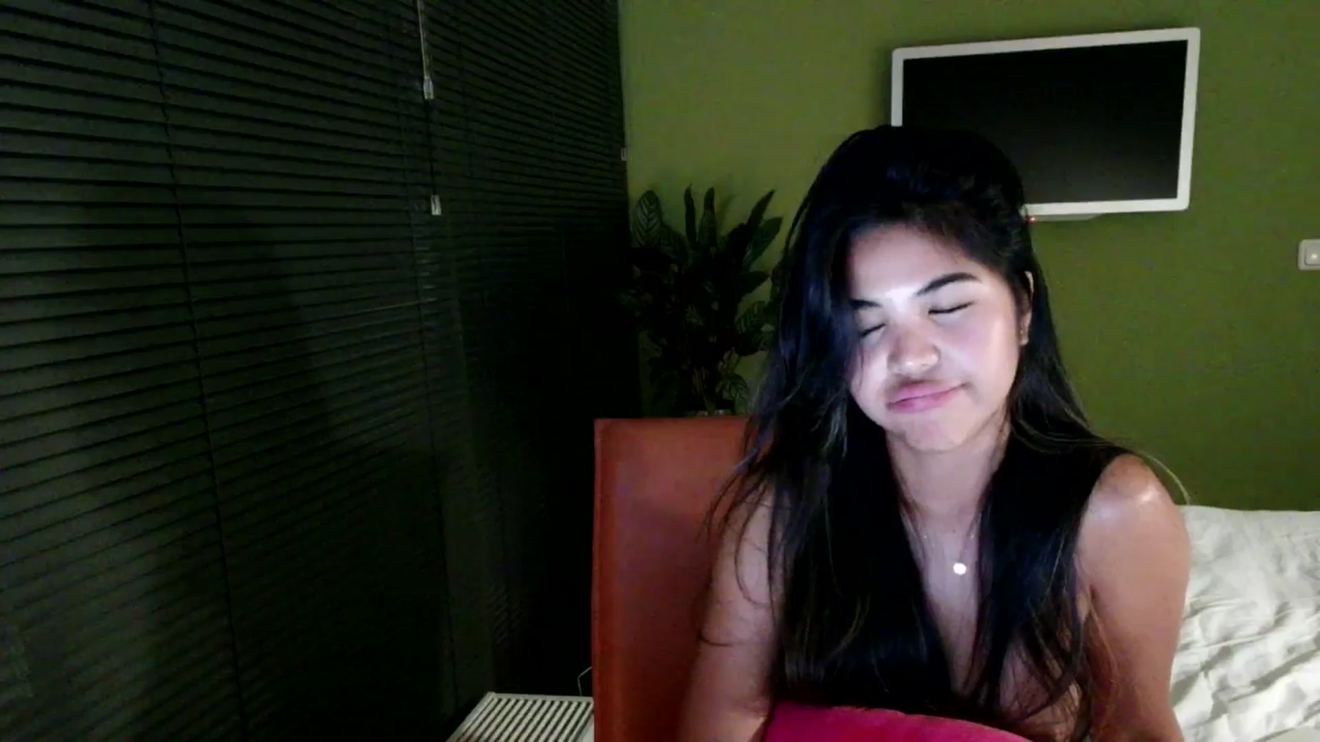 Gallery image thumbnail from MissMasie's myfreecams stream on, 07/05/2025, 23:03 image 19 of 20