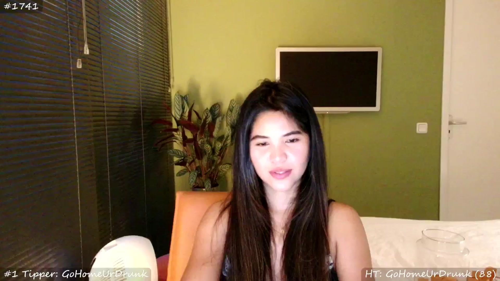 Gallery image thumbnail from MissMasie's myfreecams stream on, 08/08/2025, 23:25 image 1 of 20