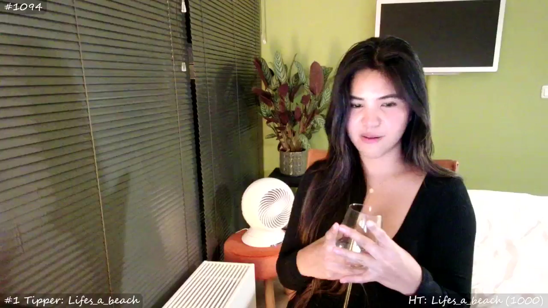 Gallery image thumbnail from MissMasie's myfreecams stream on, 08/29/2025, 21:37 image 16 of 20