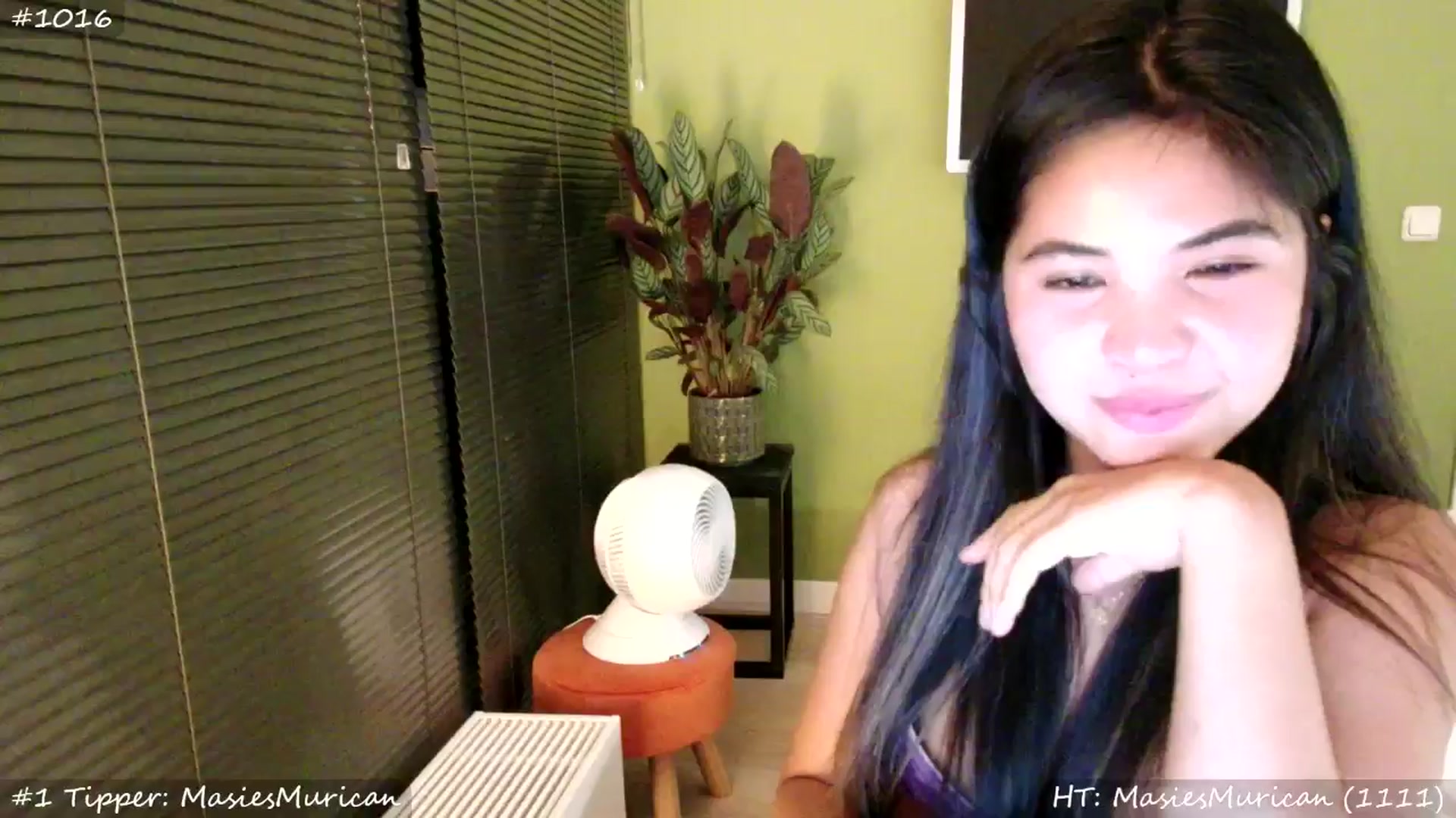 Gallery image thumbnail from MissMasie's myfreecams stream on, 08/29/2025, 22:33 image 3 of 20