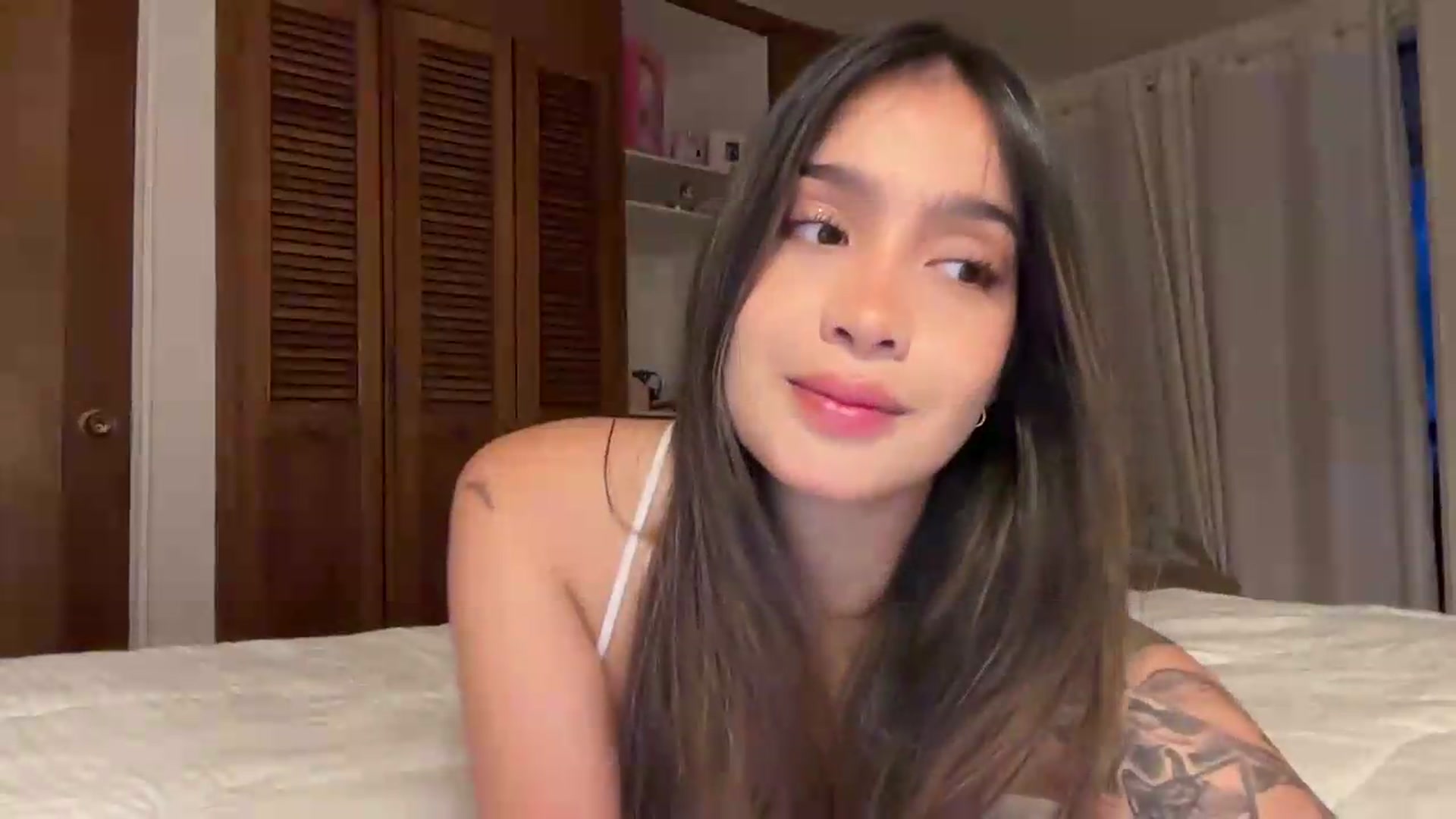 Gallery image thumbnail from MissMay's myfreecams stream on, 07/28/2026, 24:07 image 4 of 20
