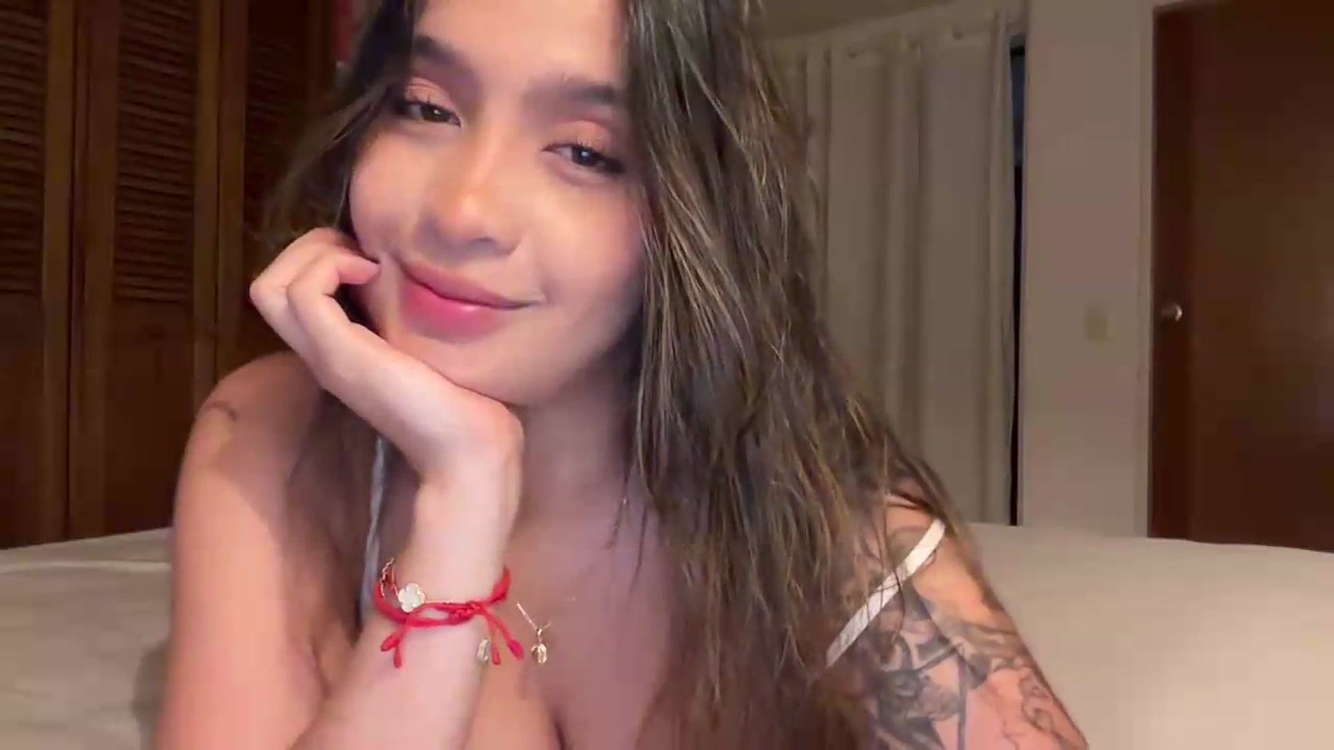 Gallery image thumbnail from MissMay's myfreecams stream on, 08/12/2026, 01:33 image 8 of 20