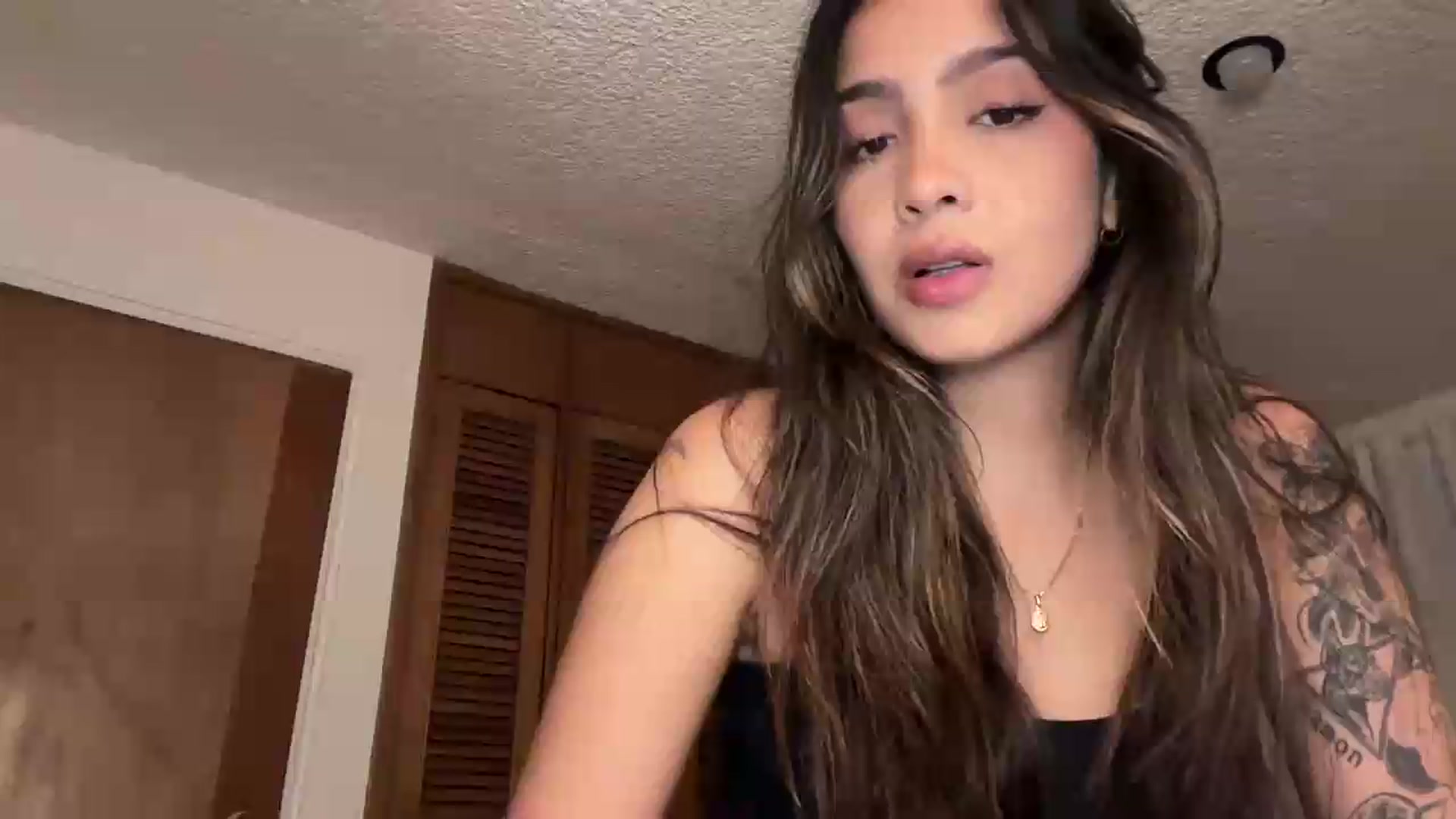 Gallery image thumbnail from MissMay's myfreecams stream on, 09/15/2026, 01:15 image 19 of 20